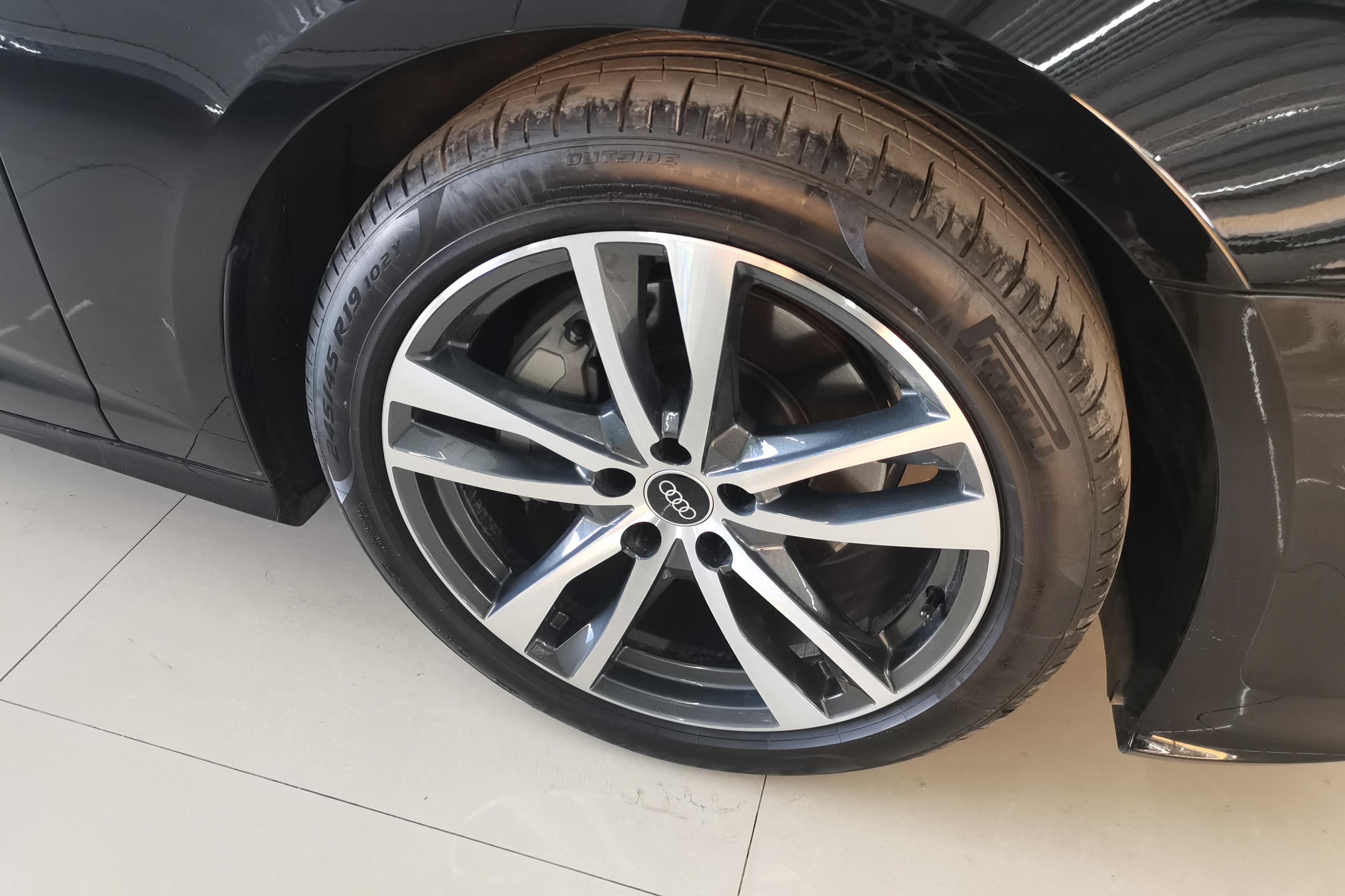 奥迪A6L 40TFSI 2023款 2.0T 自动 豪华动感型 (国Ⅵ) 