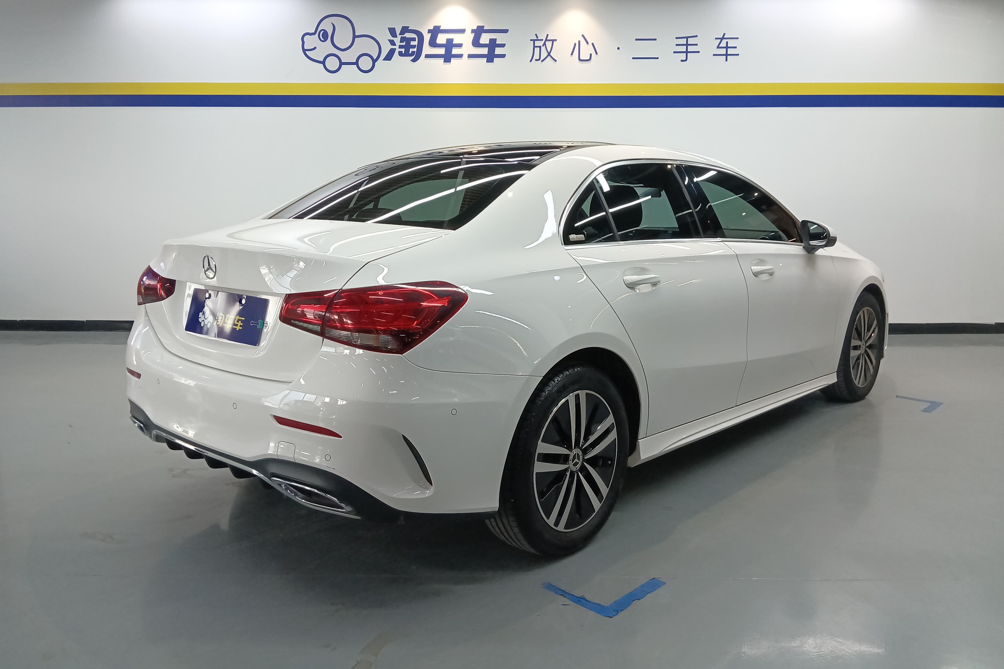 奔驰A级 A180L 2019款 1.3T 自动 运动轿车版 (国Ⅵ) 