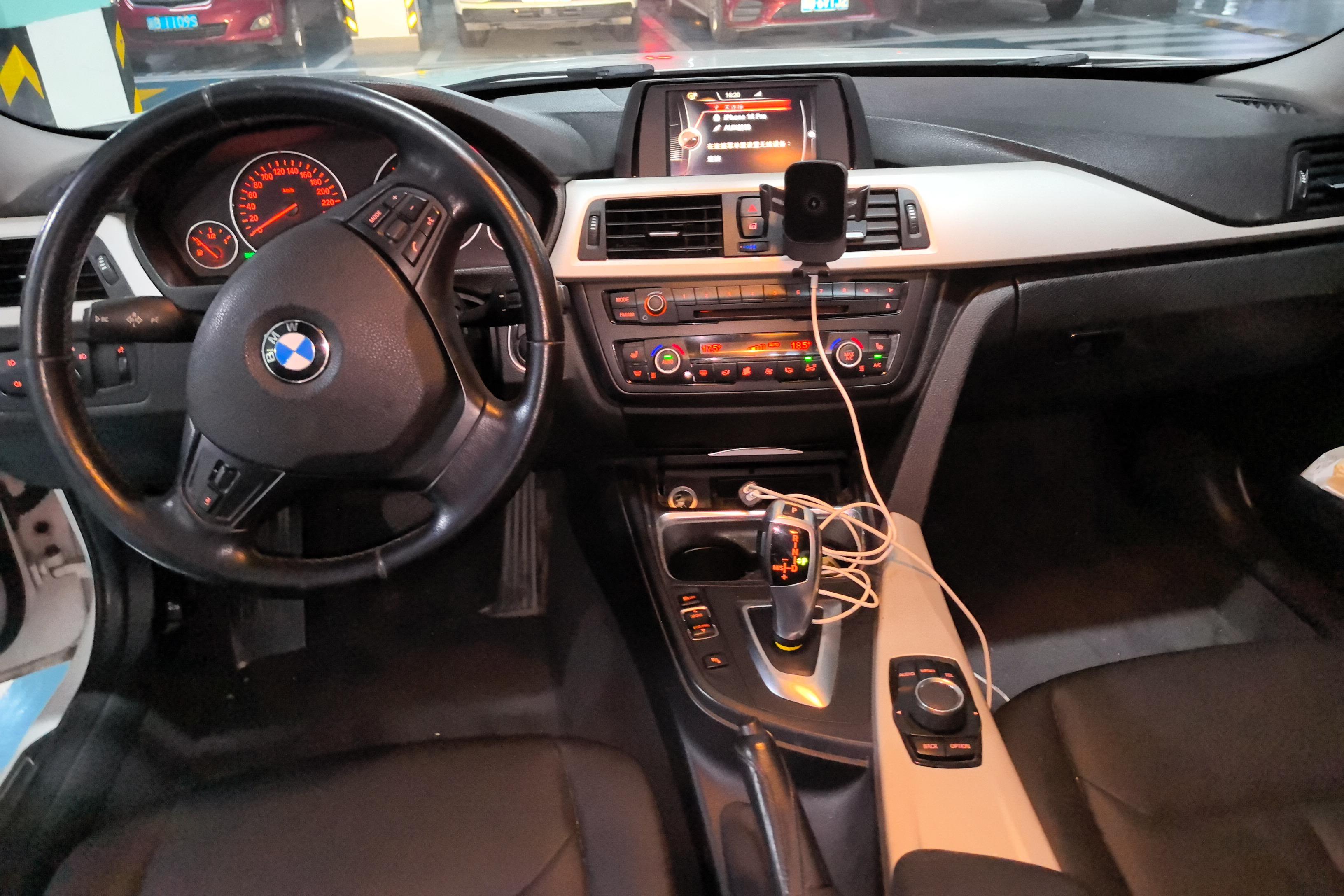宝马3系 320i 2015款 2.0T 自动 汽油 时尚型 (国Ⅳ) 