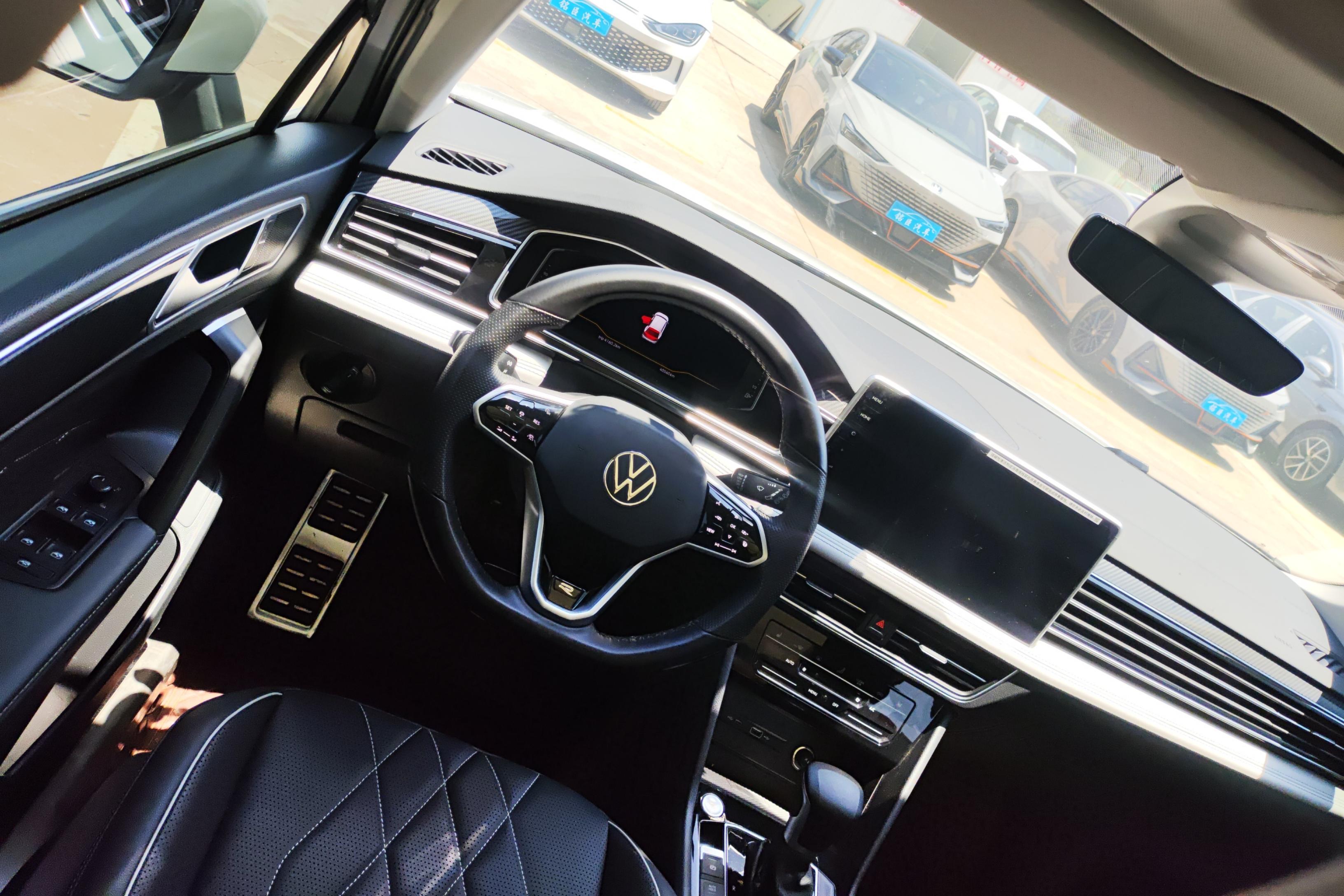 大众途观L R-Line 2023款 2.0T 自动 330TSI越享版 (国Ⅵ) 