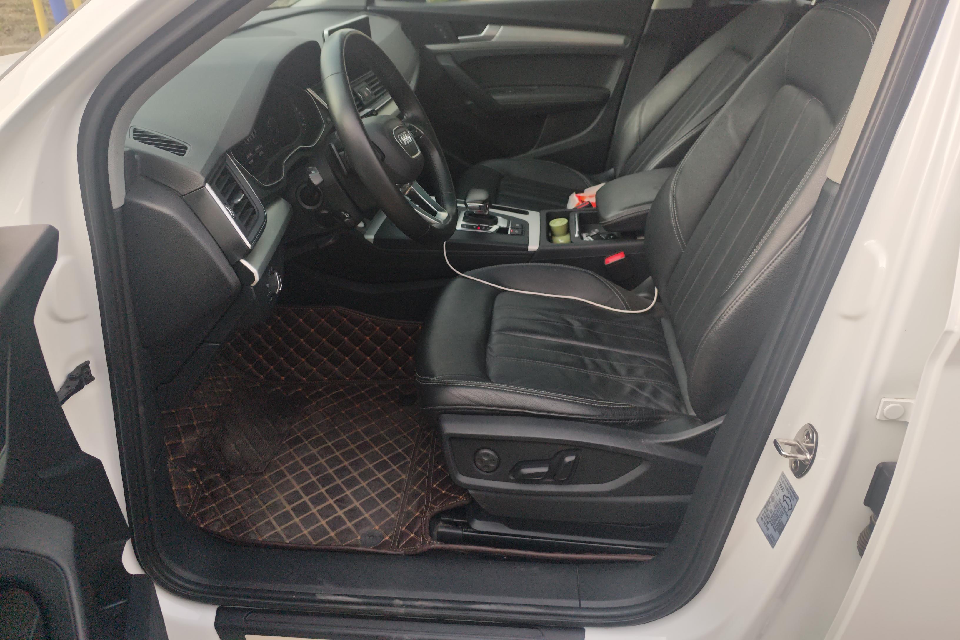 奥迪Q5L 40TFSI 2020款 2.0T 自动 荣享时尚型 (国Ⅵ) 