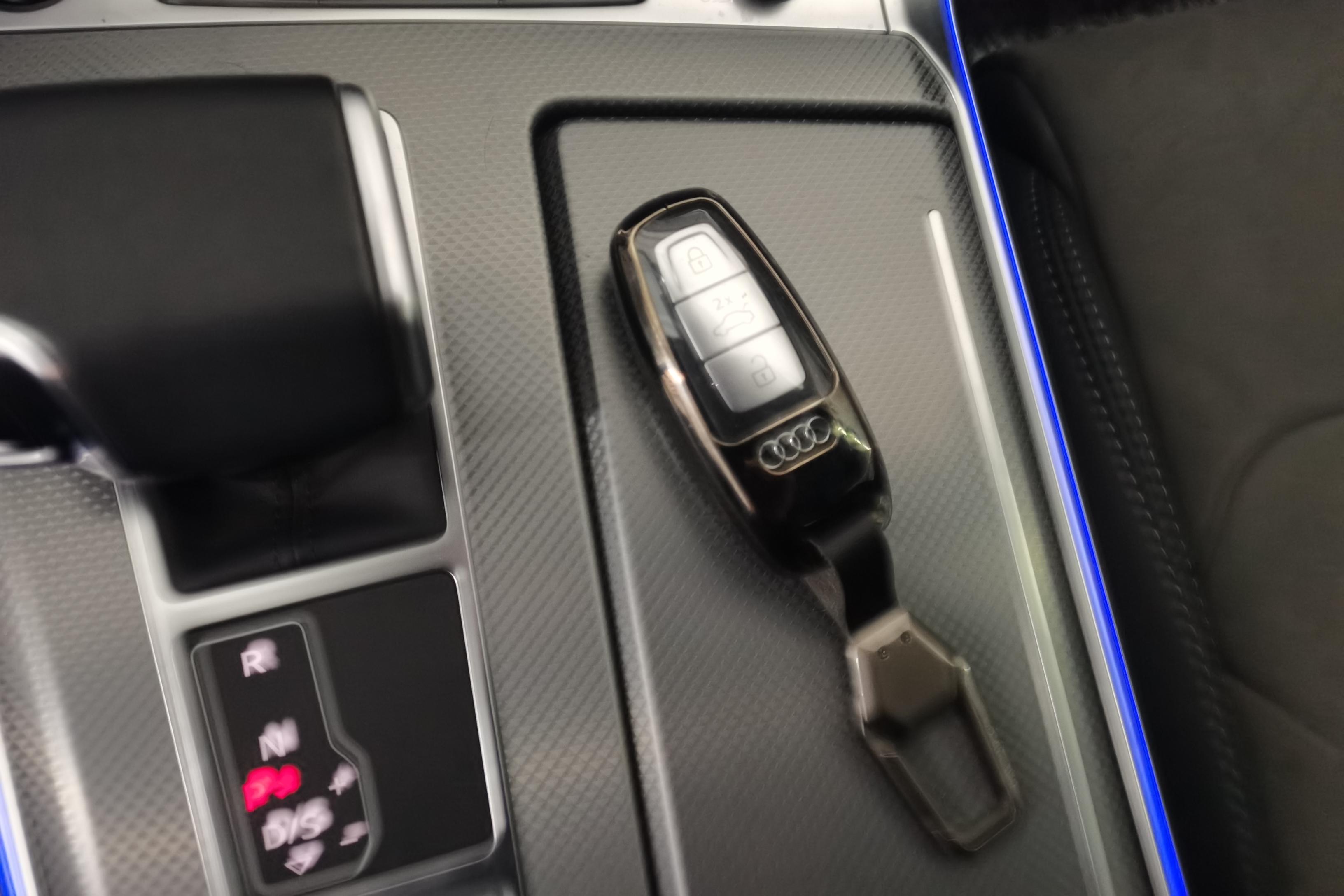 奥迪A6L 40TFSI 2023款 2.0T 自动 豪华动感型 (国Ⅵ) 