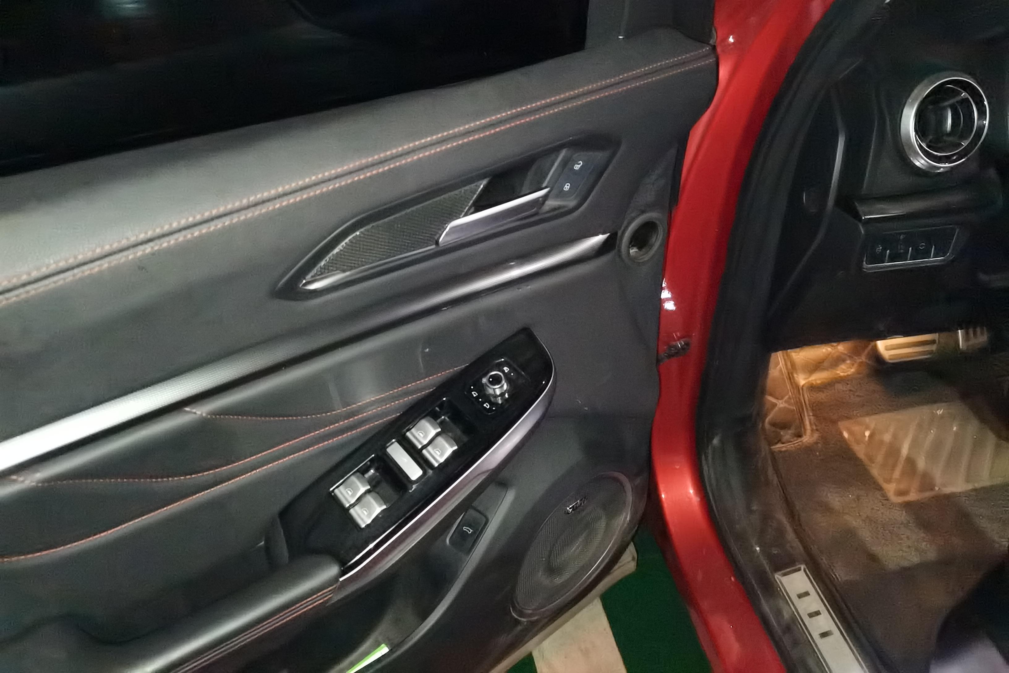 魏牌VV5 2017款 2.0T 自动 前驱 超豪型 (国Ⅴ) 