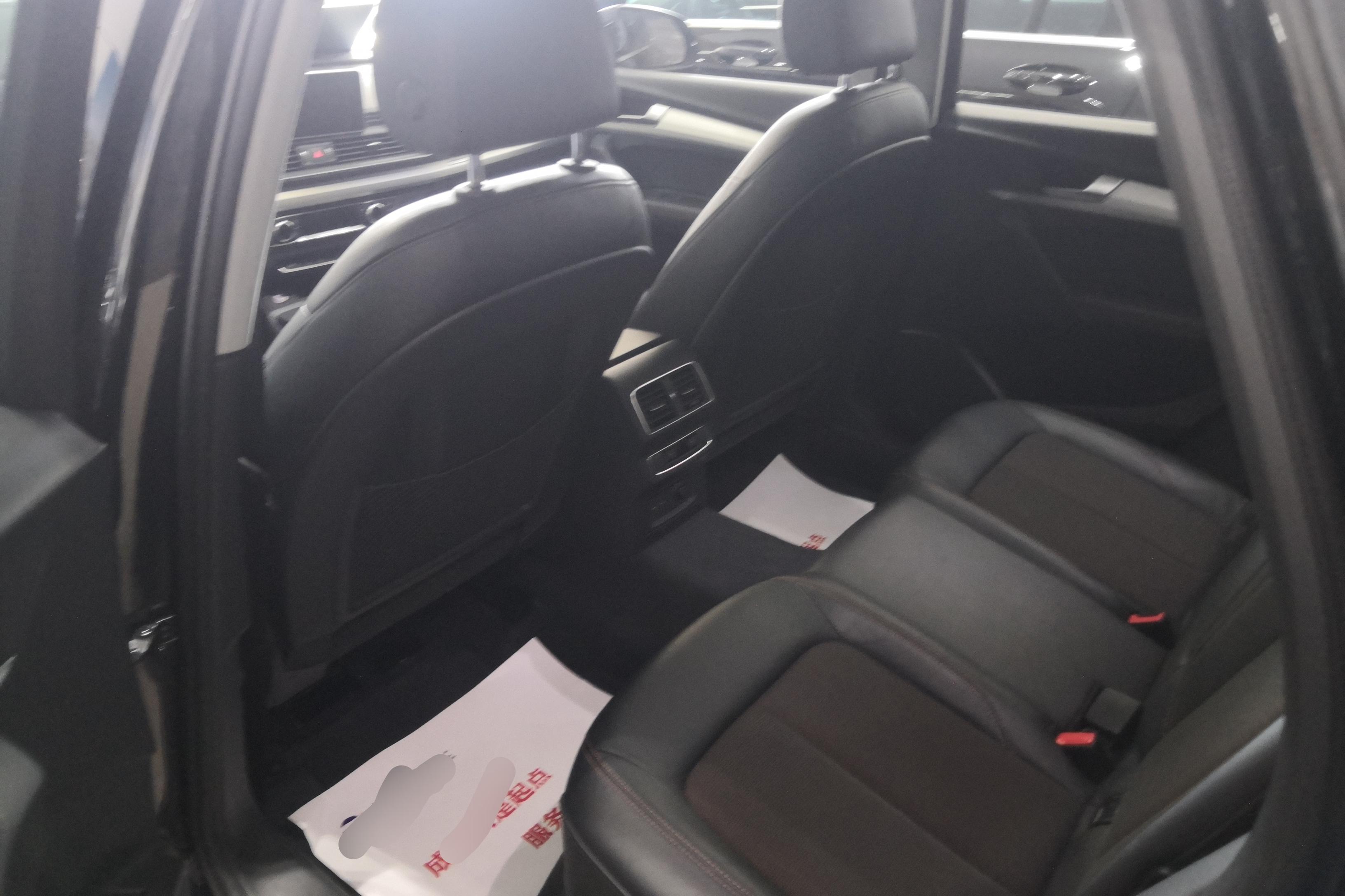 奥迪Q5L 40TFSI 2018款 2.0T 自动 荣享时尚型 (国Ⅵ) 