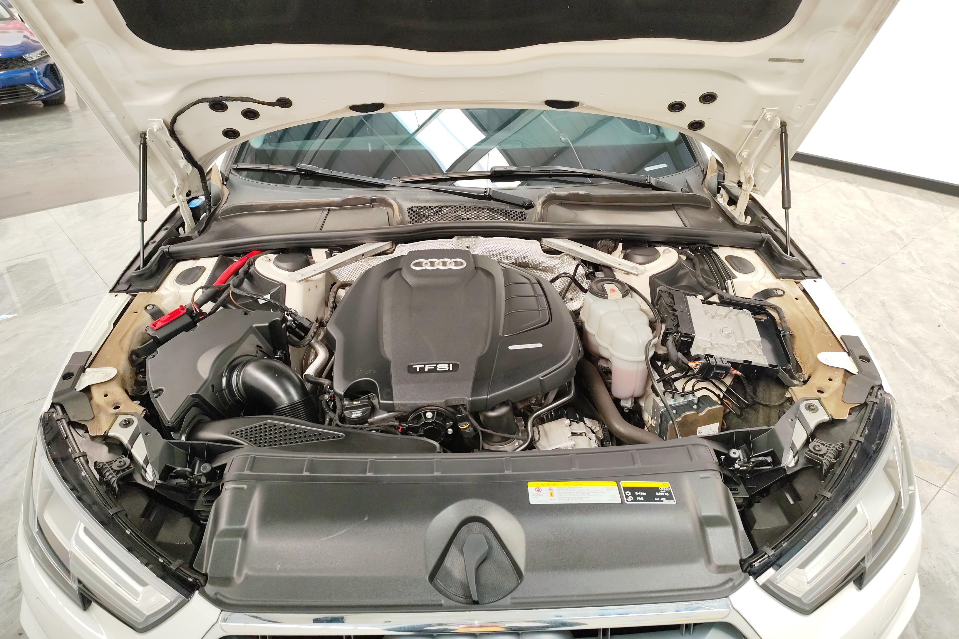 奥迪A4L 2019款 2.0T 自动 quattro个性运动版 (国Ⅵ) 