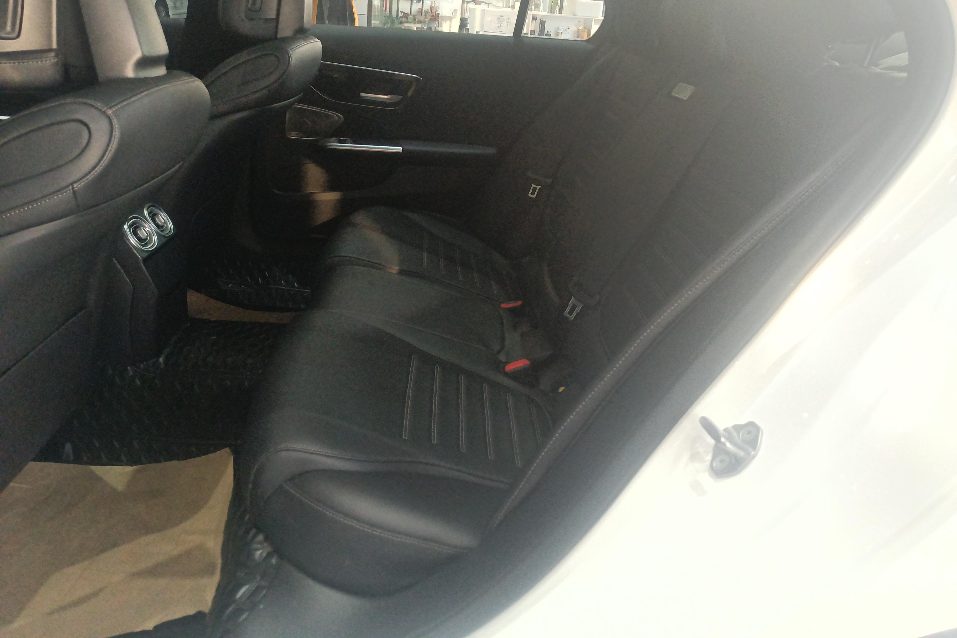 奔驰C级 C260L 2022款 1.5T 自动 运动版 (国Ⅵ) 