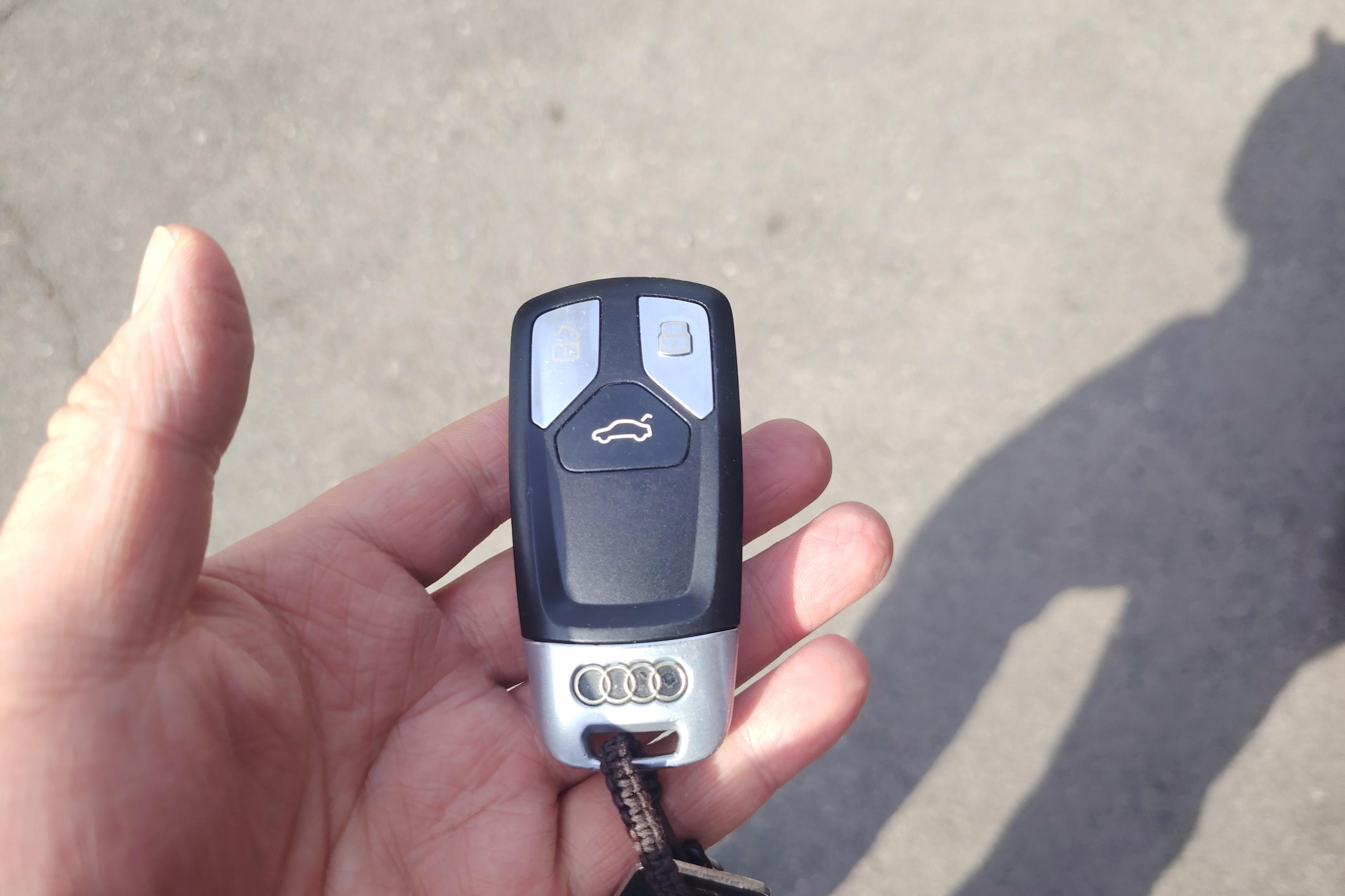 奥迪Q5L 40TFSI 2018款 2.0T 自动 荣享进取型 (国Ⅴ) 