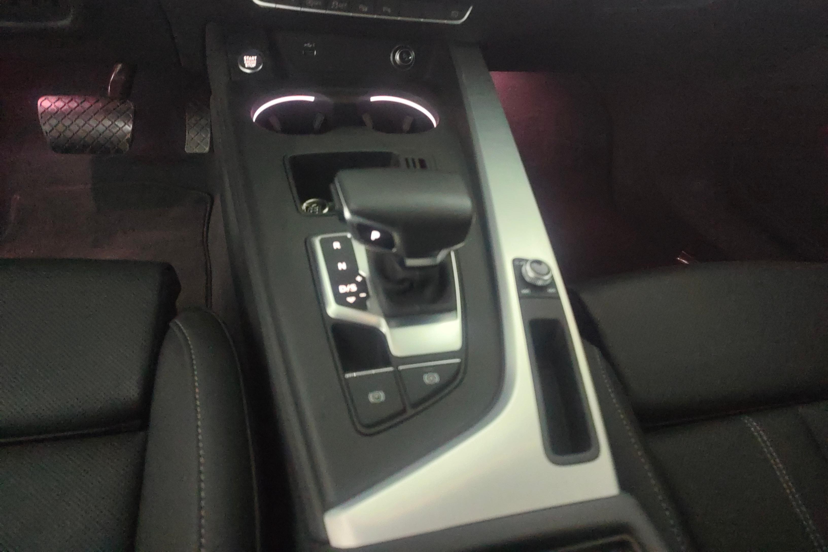 奥迪A4L 40TFSI 2022款 2.0T 自动 前驱 豪华动感型 (国Ⅵ) 