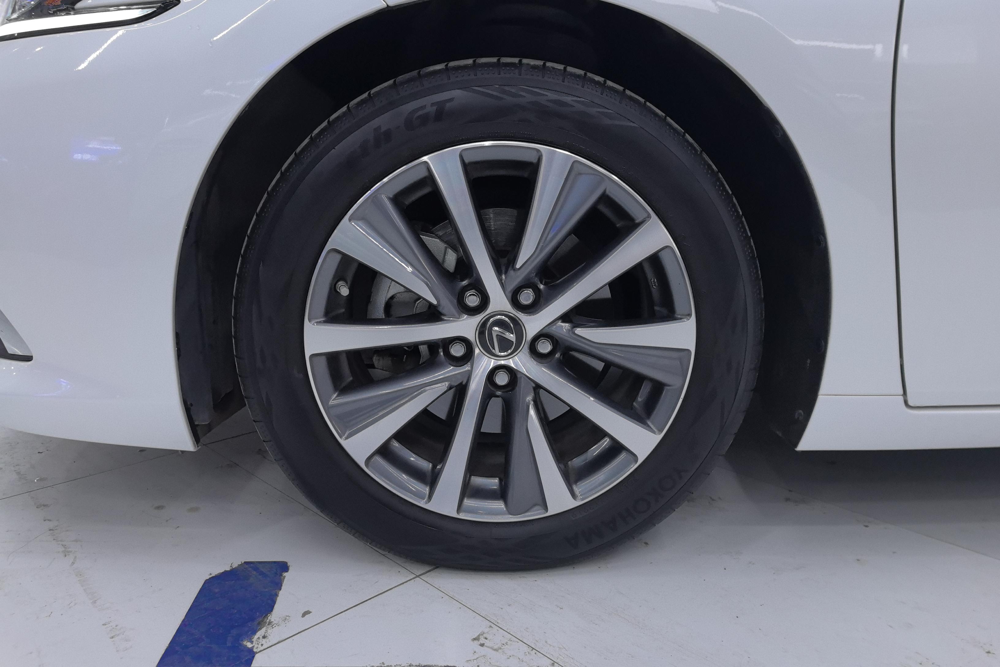 雷克萨斯ES 200 [进口] 2020款 2.0L 自动 卓越版 
