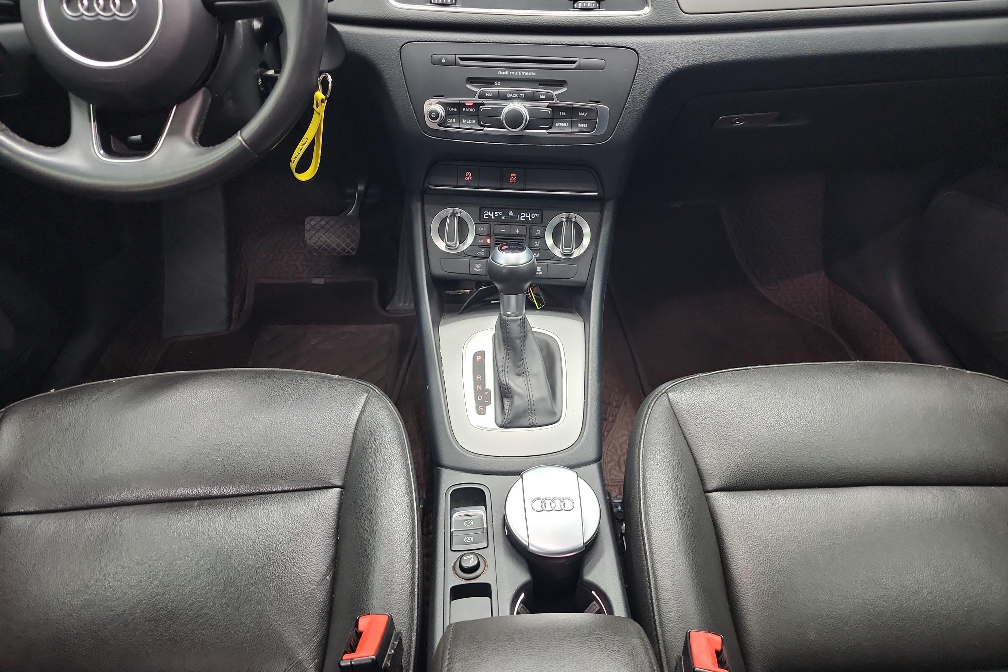 奥迪Q3 35TFSI 2013款 2.0T 自动 前驱 进取型 (国Ⅳ) 