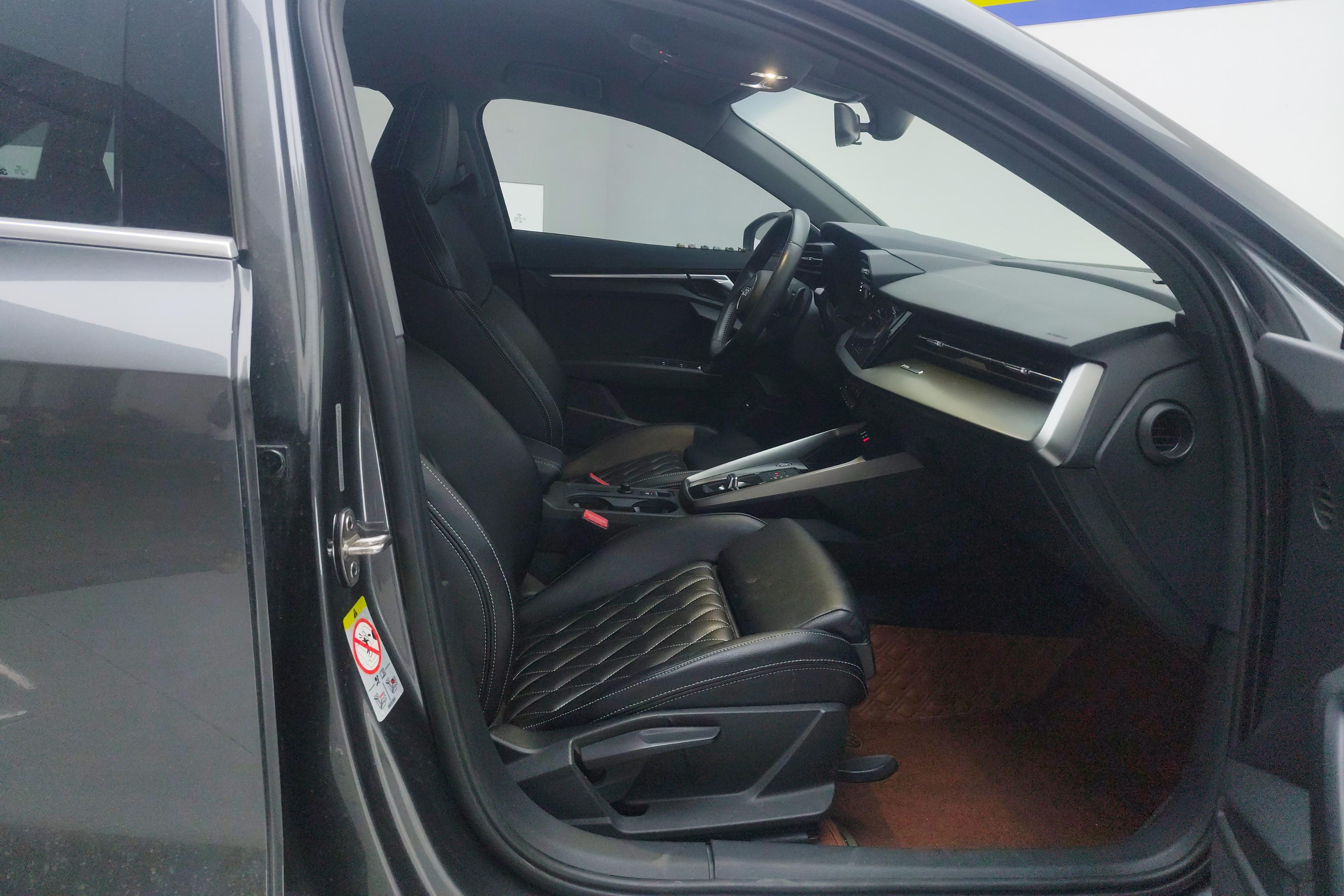 奥迪A3 L35TFSI 2021款 1.4T 自动 Limousine进取运动型 (国Ⅵ) 