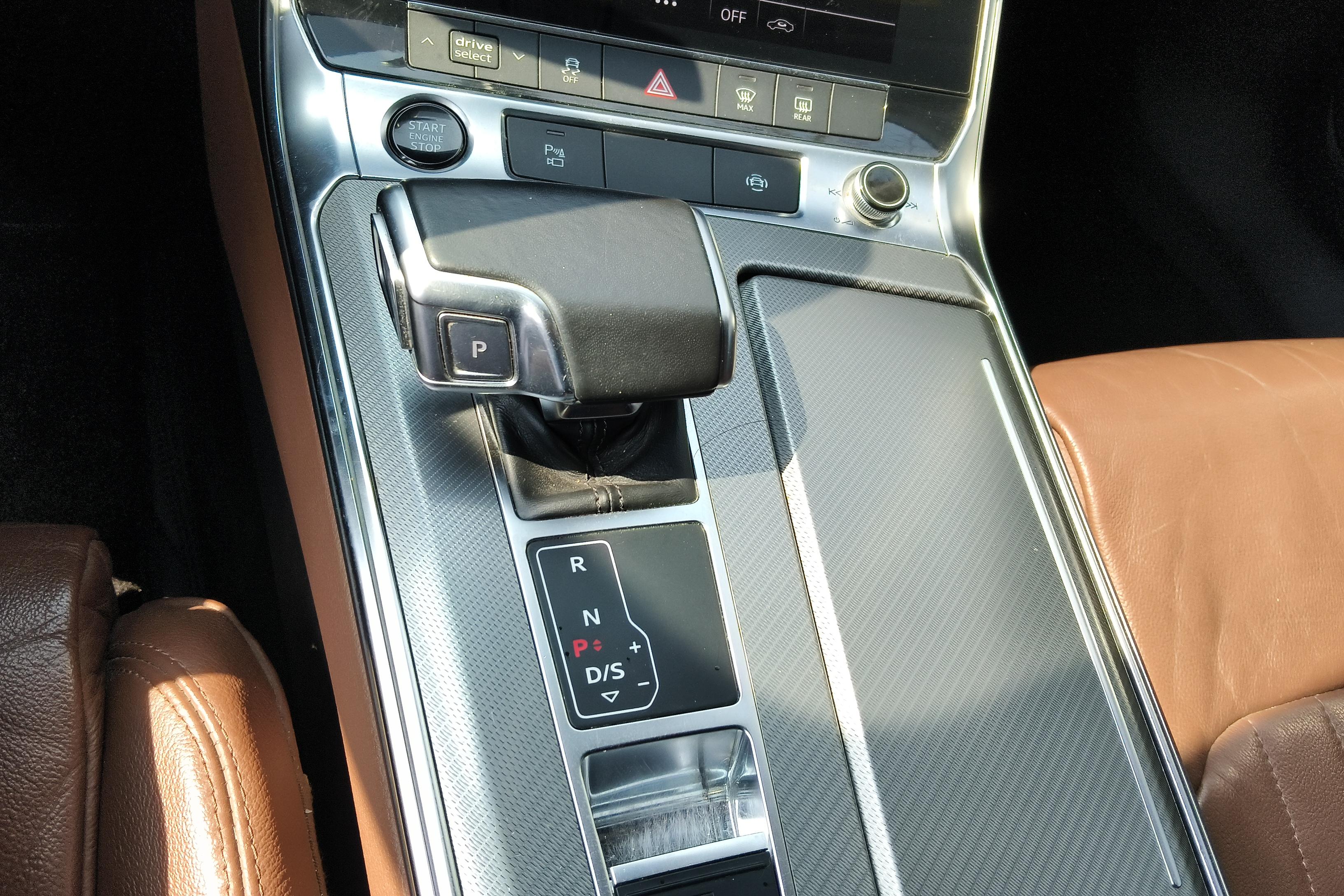 奥迪A6L 45TFSI 2022款 2.0T 自动 臻选致雅型 (国Ⅵ) 