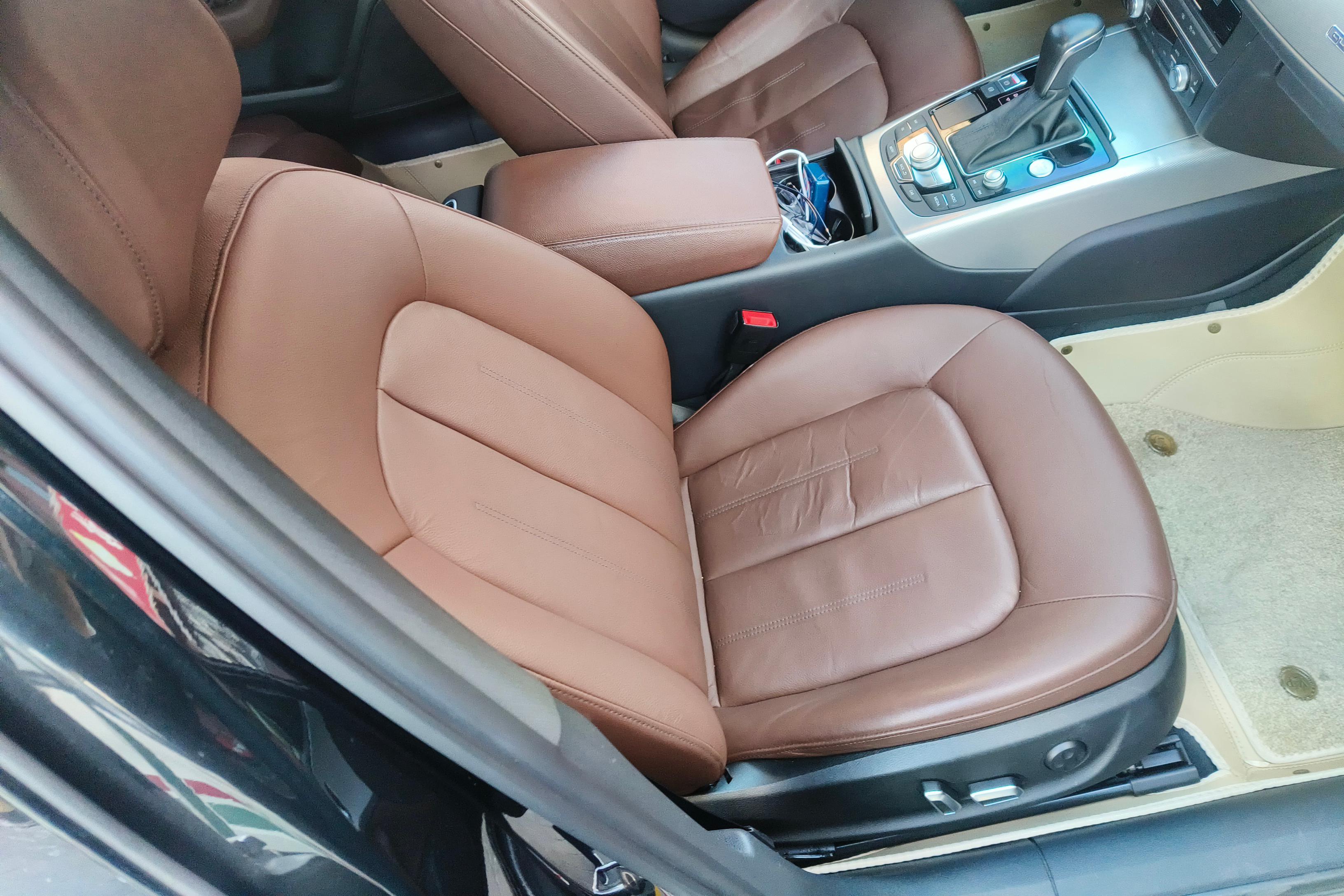 奥迪A6L 45TFSI 2018款 3.0T 自动 运动型30周年纪念版 (国Ⅴ) 