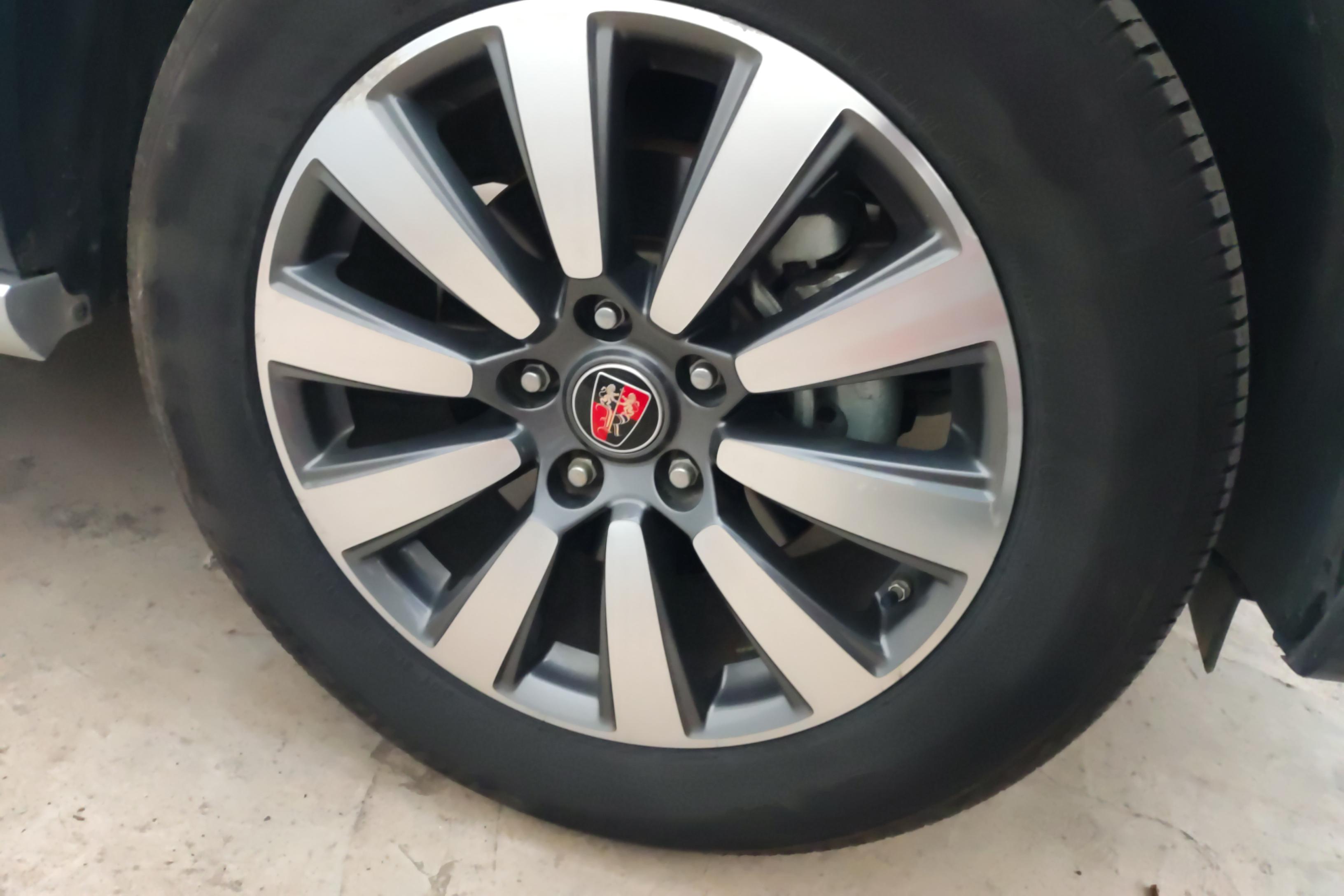 荣威RX8 2018款 2.0T 自动 后驱 30T智联网旗舰版 (国Ⅴ) 