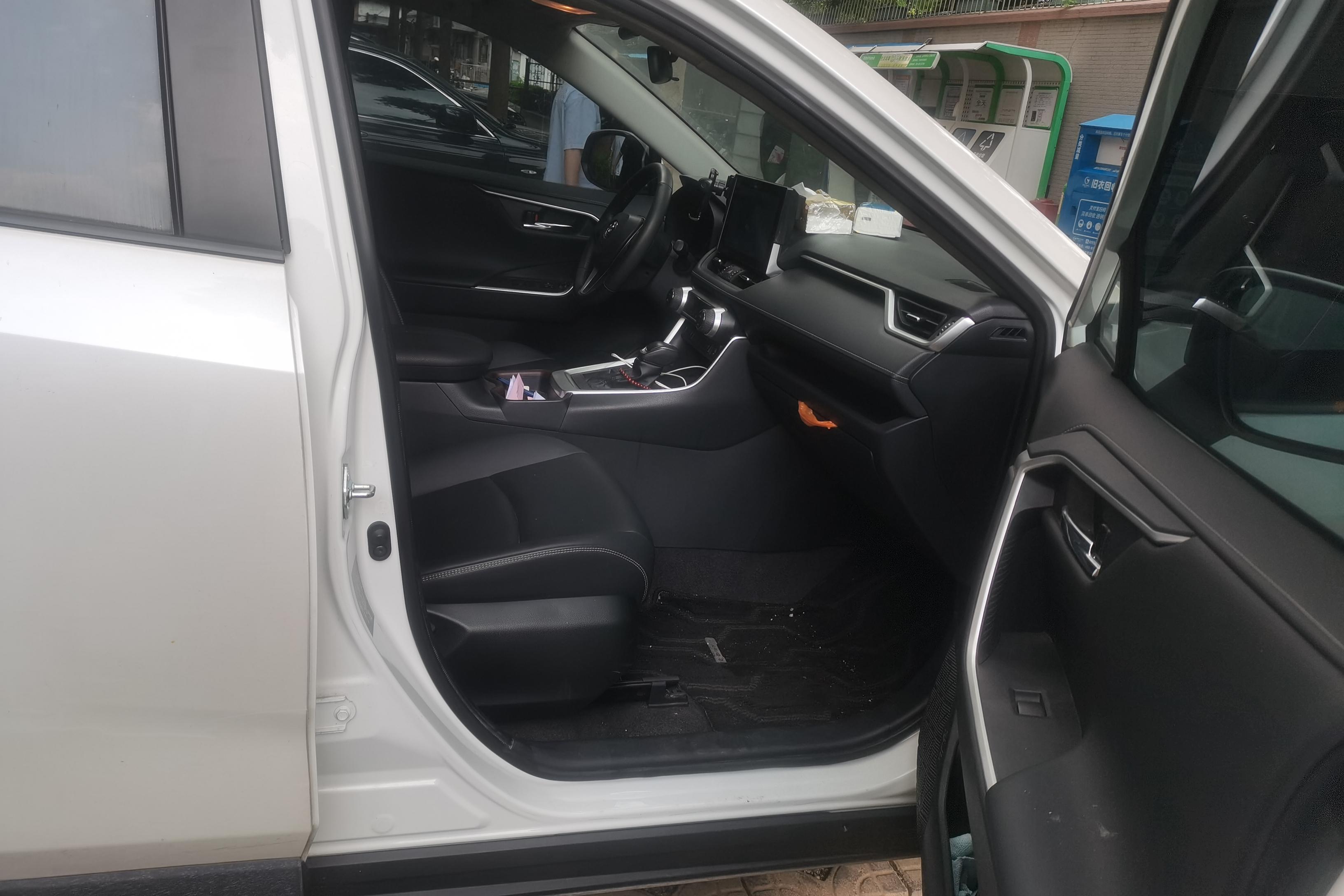 丰田RAV4 2022款 2.0L 自动 前驱 风尚PLUS版 (国Ⅵ) 