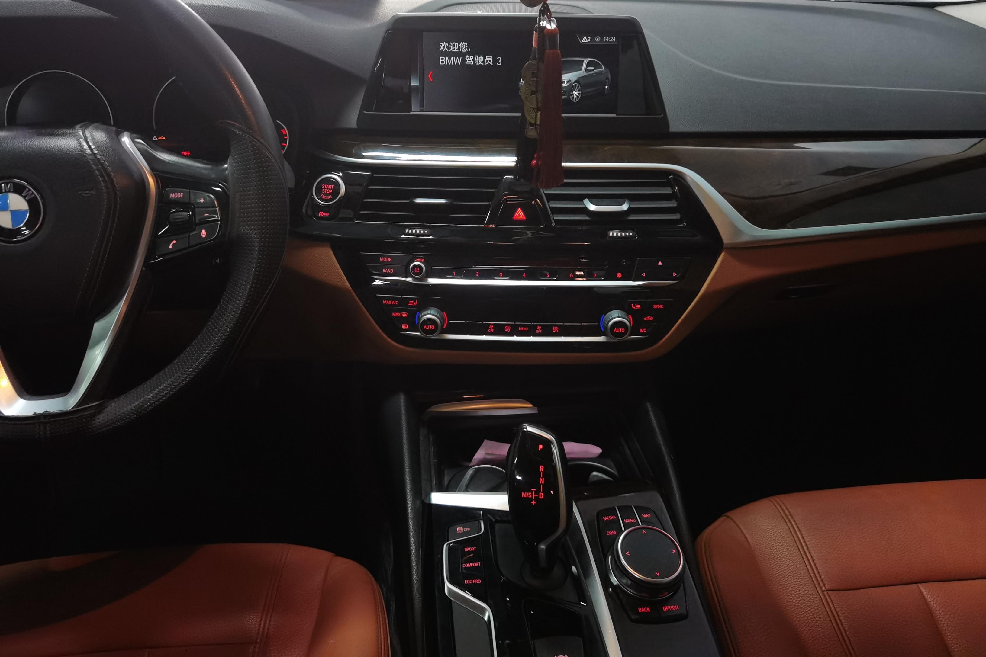 宝马5系 528Li 2018款 2.0T 自动 汽油 上市特别版 (国Ⅴ) 