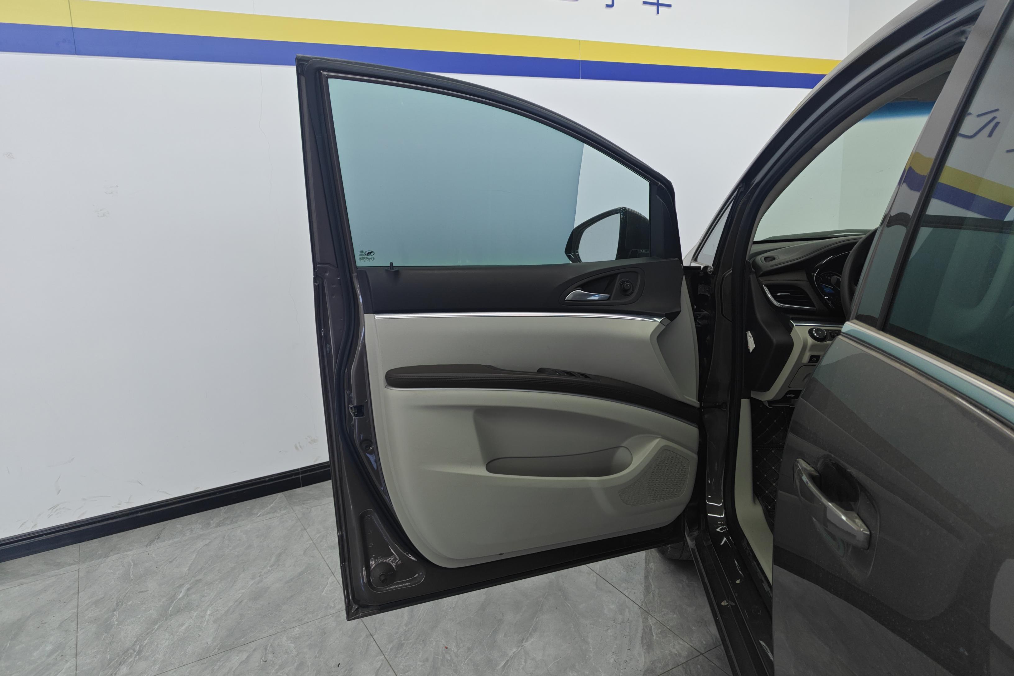 别克GL8 2021款 2.0T 自动 7座 652T舒适型 (国Ⅵ) 