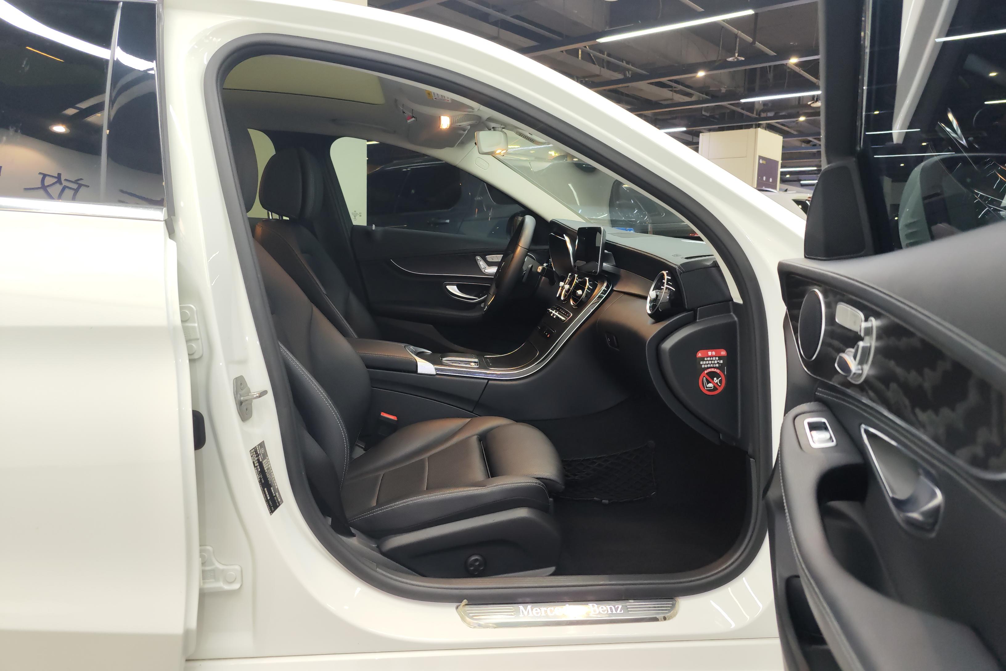奔驰C级 C260L 2019款 1.5T 自动 运动版改款 (国Ⅵ) 
