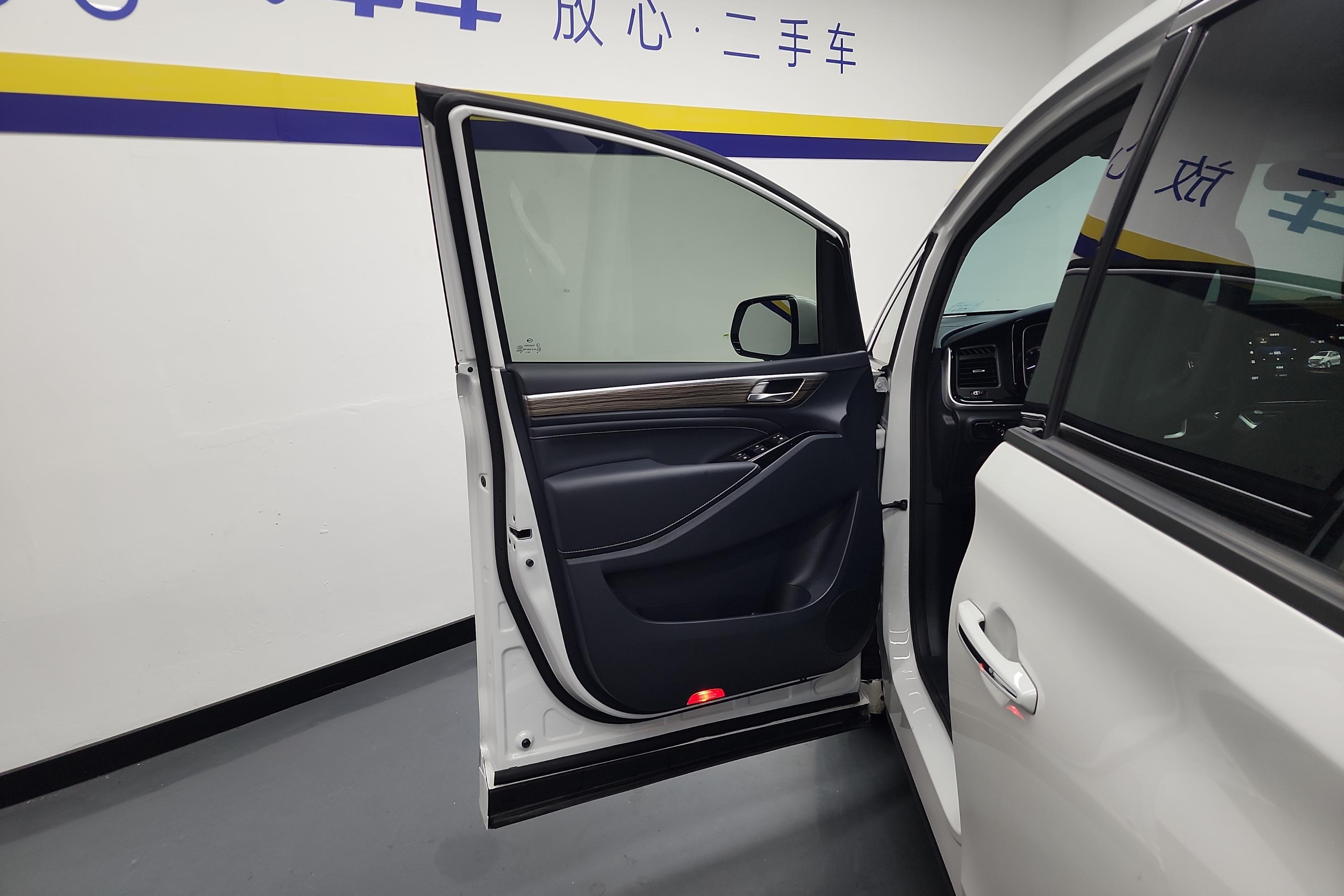 传祺M8 领秀系列 2023款 2.0T 自动 390T豪华版 (国Ⅵ) 