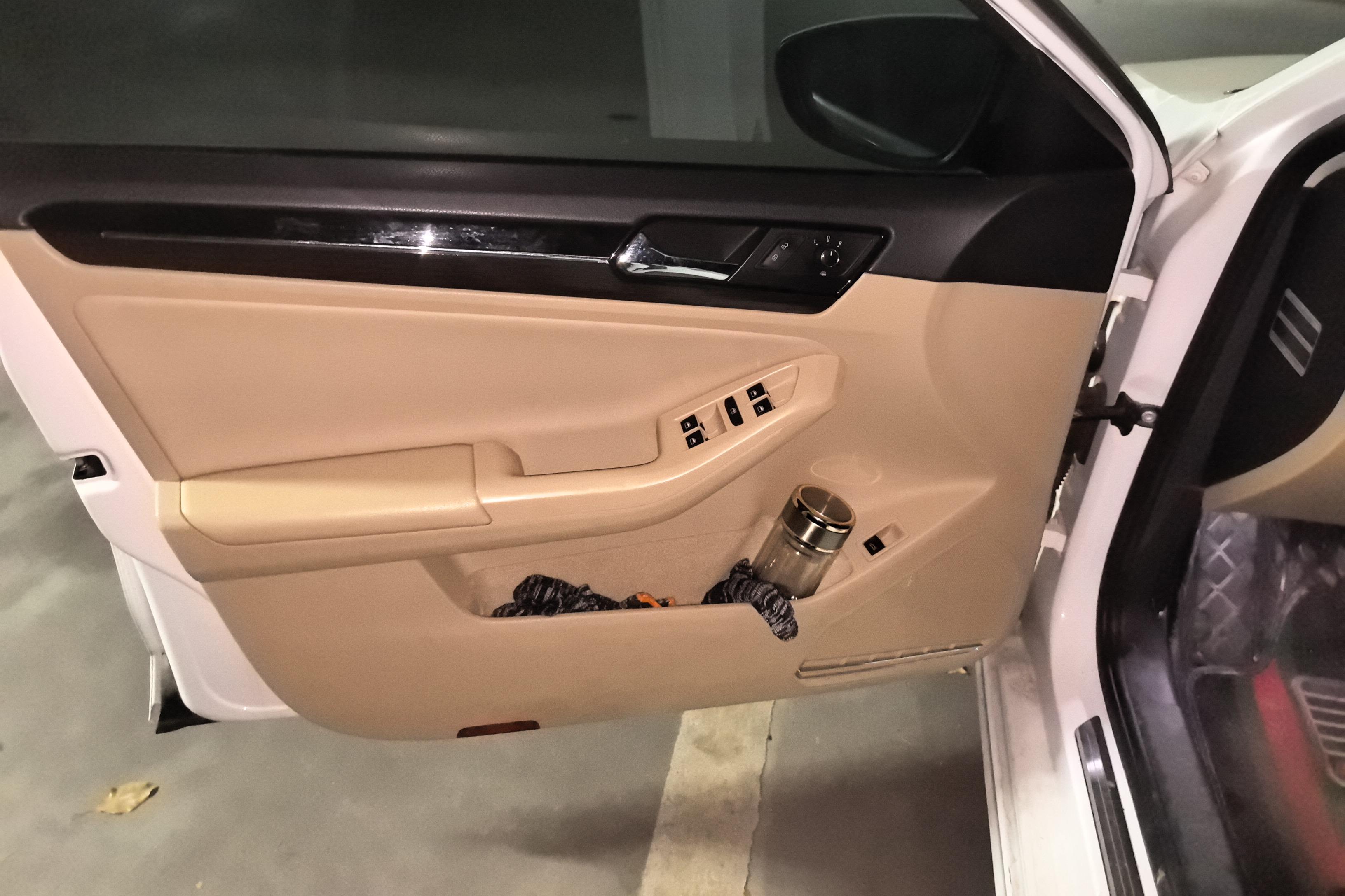 大众速腾 2015款 1.4T 自动 230TSI豪华型 (国Ⅴ) 