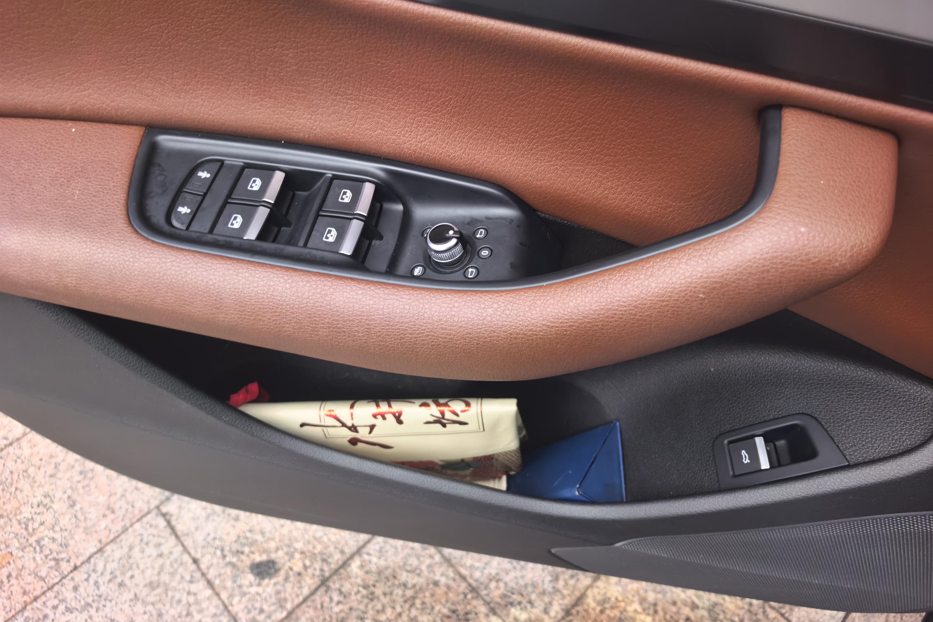 奥迪Q7 45 [进口] 2019款 2.0T 自动 舒适型 