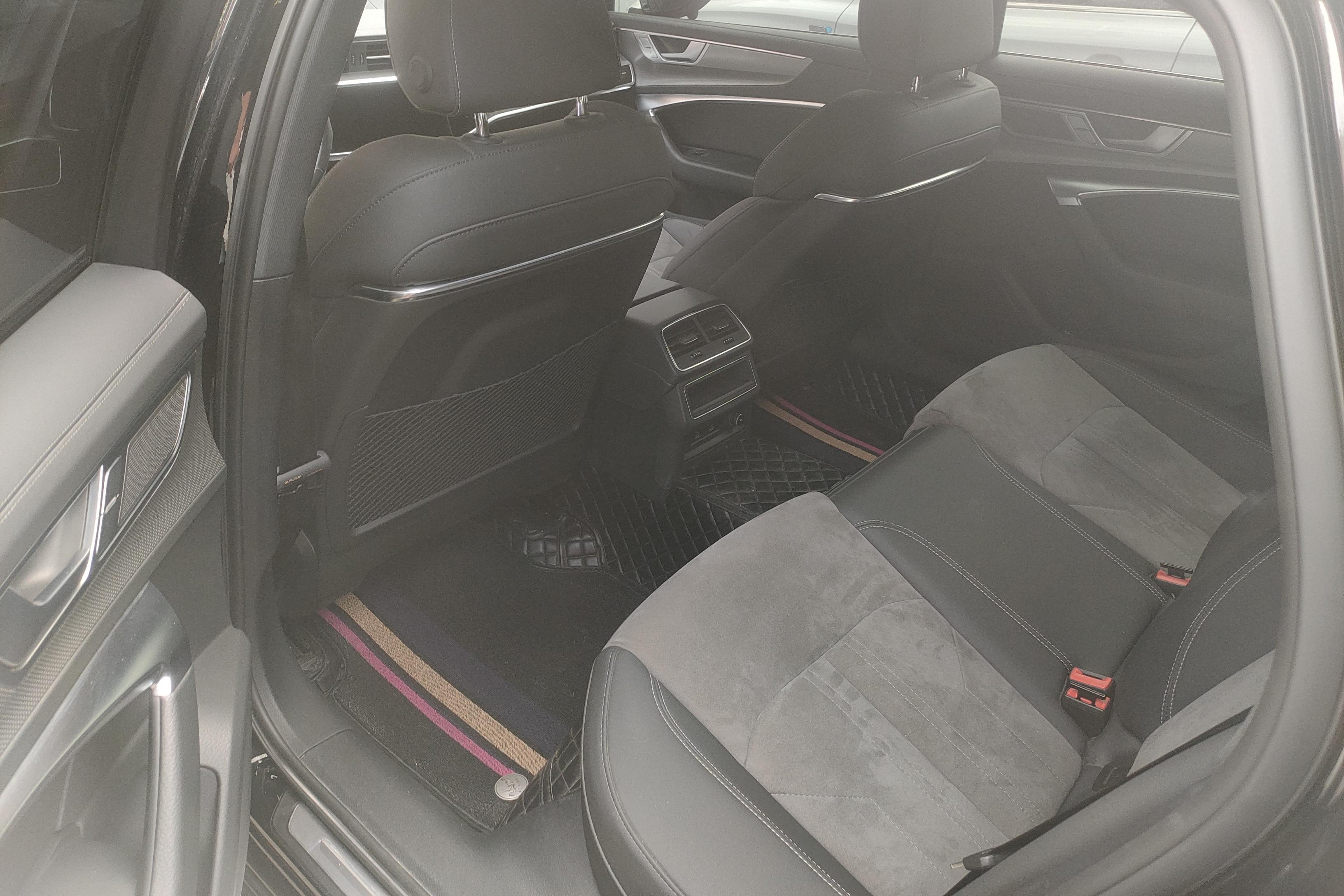 奥迪A6L 40TFSI 2023款 2.0T 自动 豪华动感型 (国Ⅵ) 