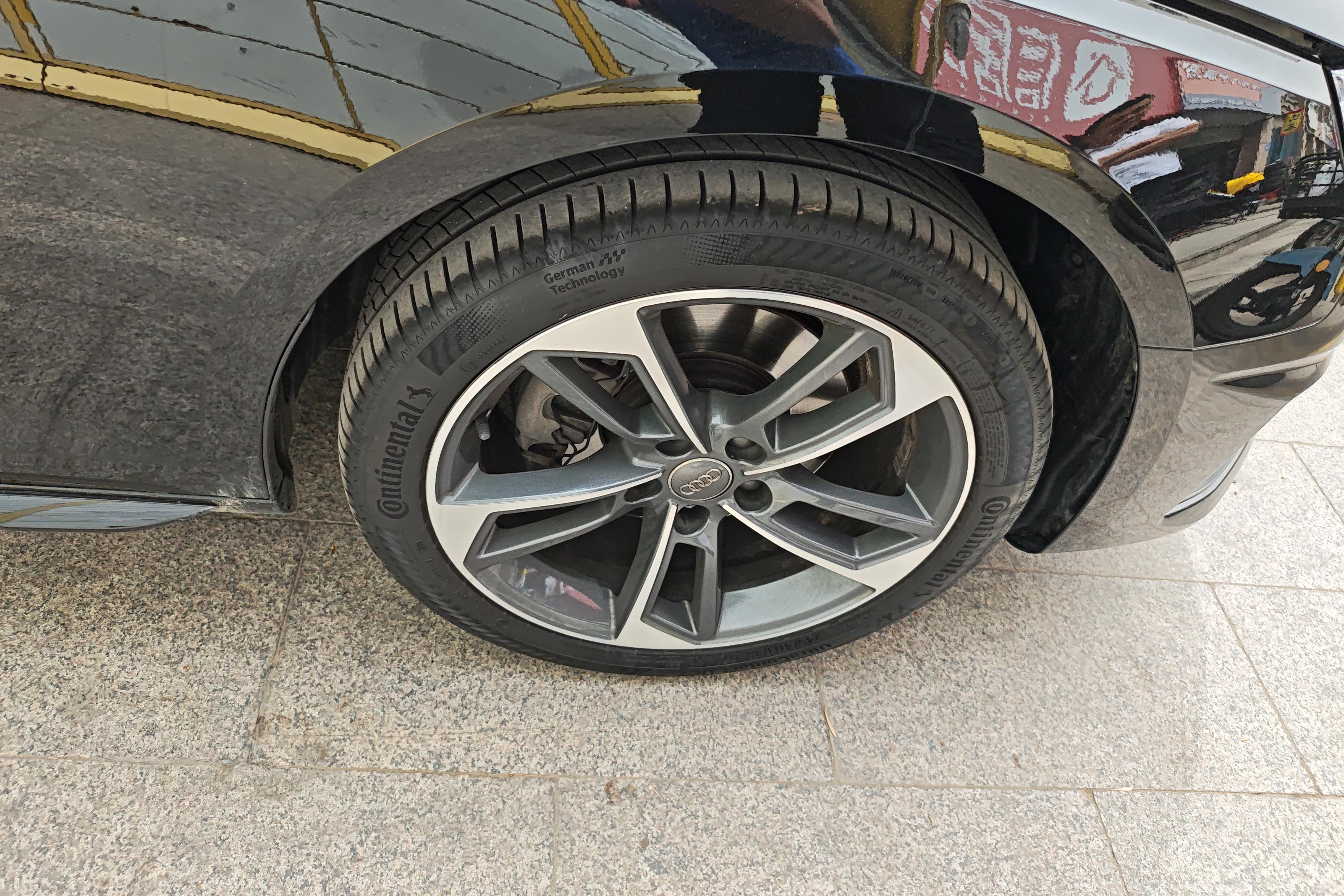 奥迪A4L 2020款 2.0T 自动 时尚致雅型 (国Ⅵ) 