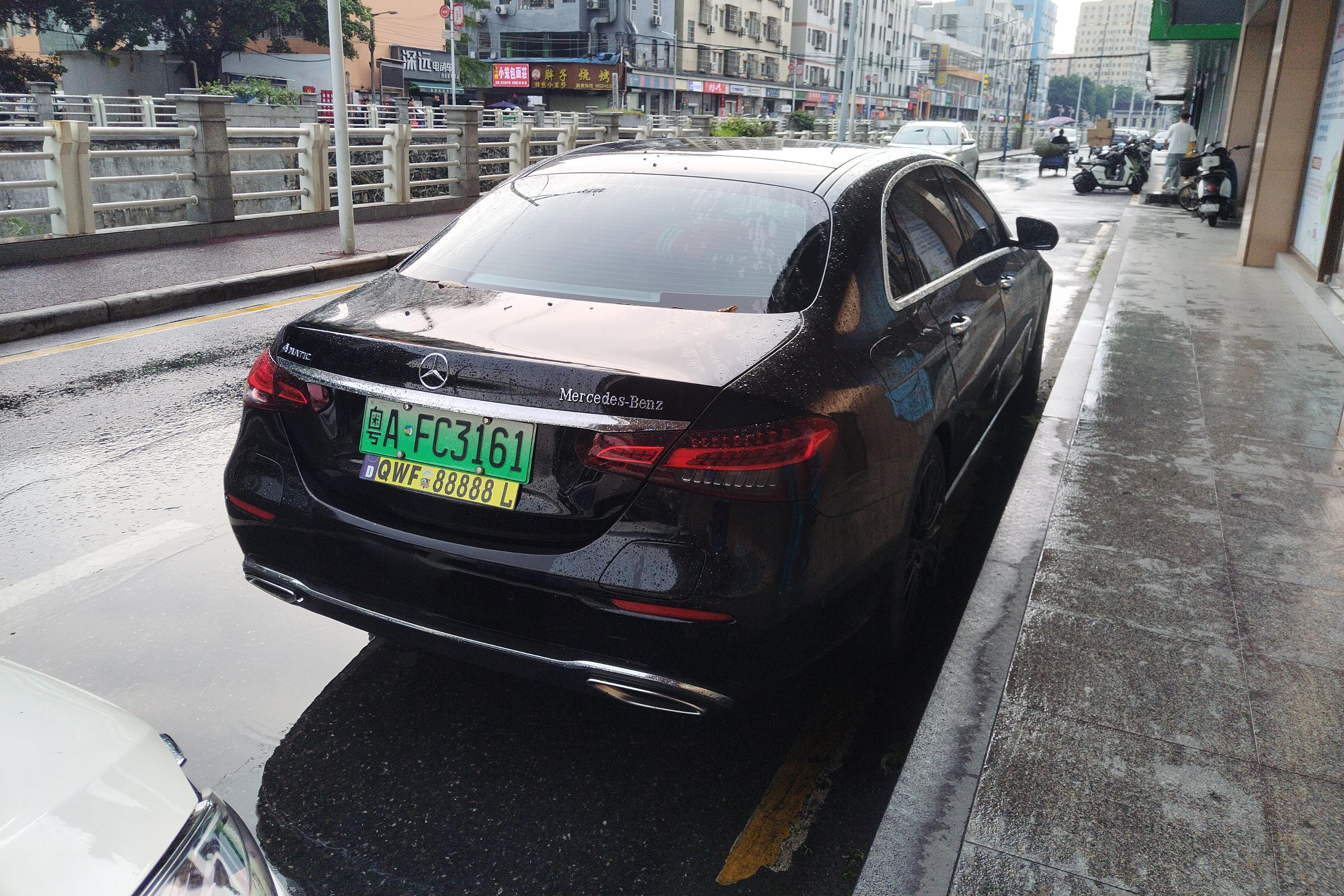 奔驰E级新能源 E350el 2021款 2.0T 自动 轿车 (国Ⅵ) 