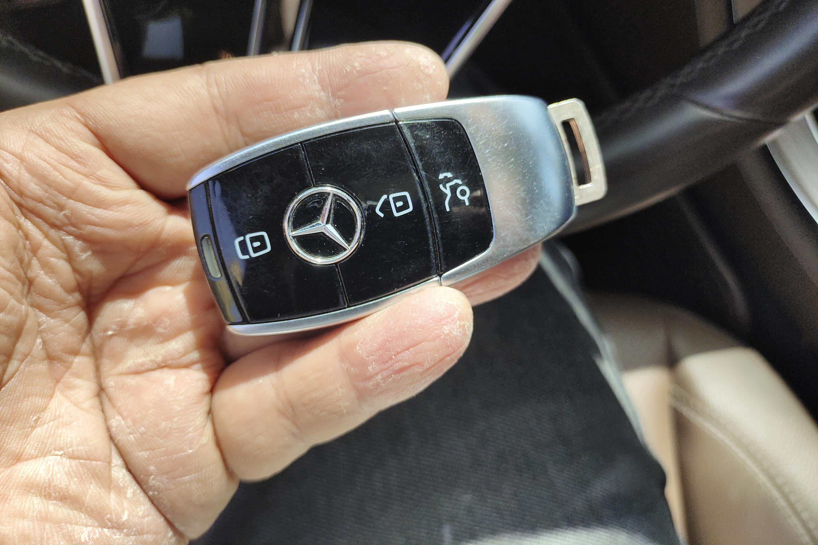 奔驰E级 E300L 2021款 2.0T 自动 汽油 运动时尚型 (国Ⅵ) 
