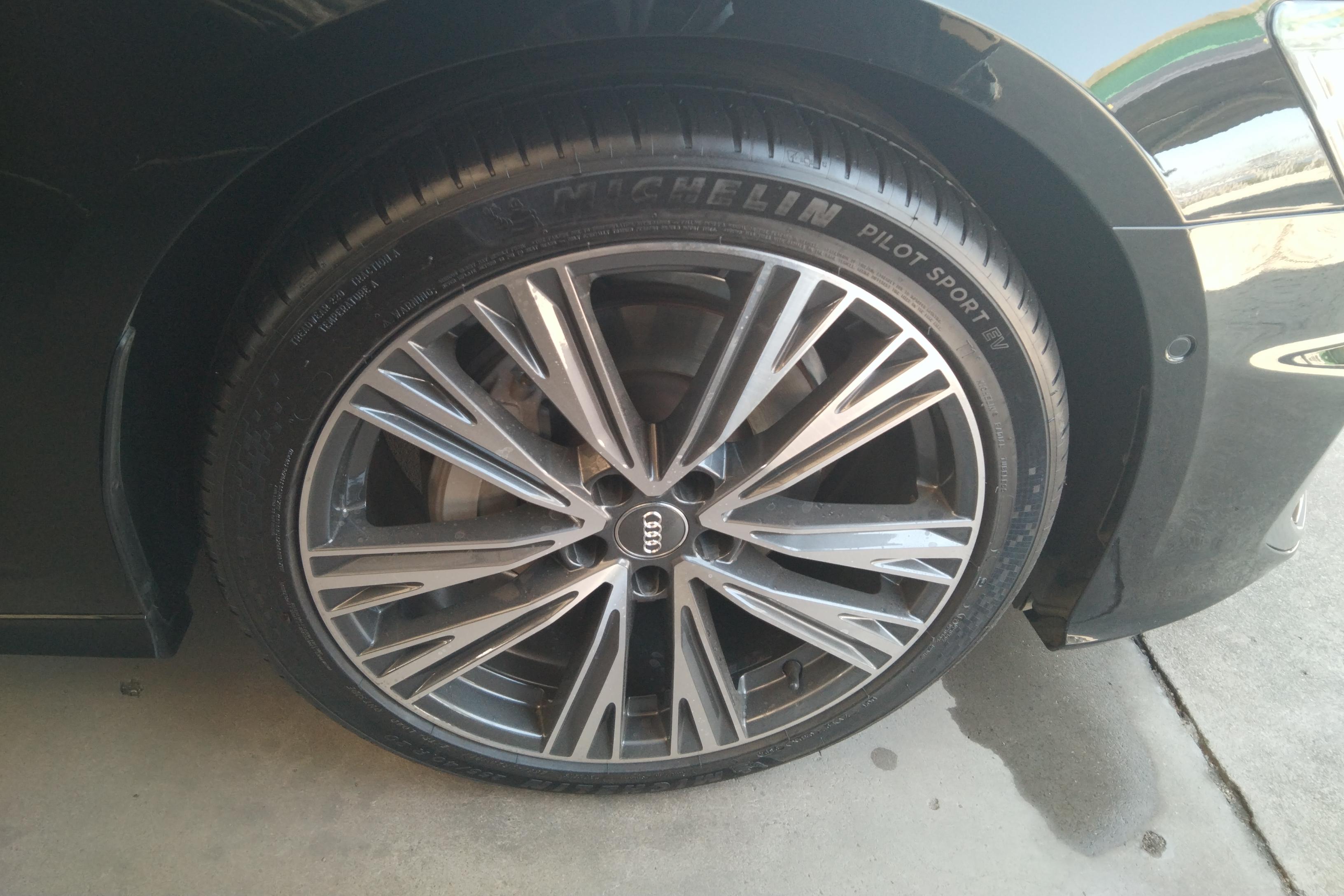 奥迪A6L 45TFSI 2019款 2.0T 自动 臻选动感型 (国Ⅵ) 