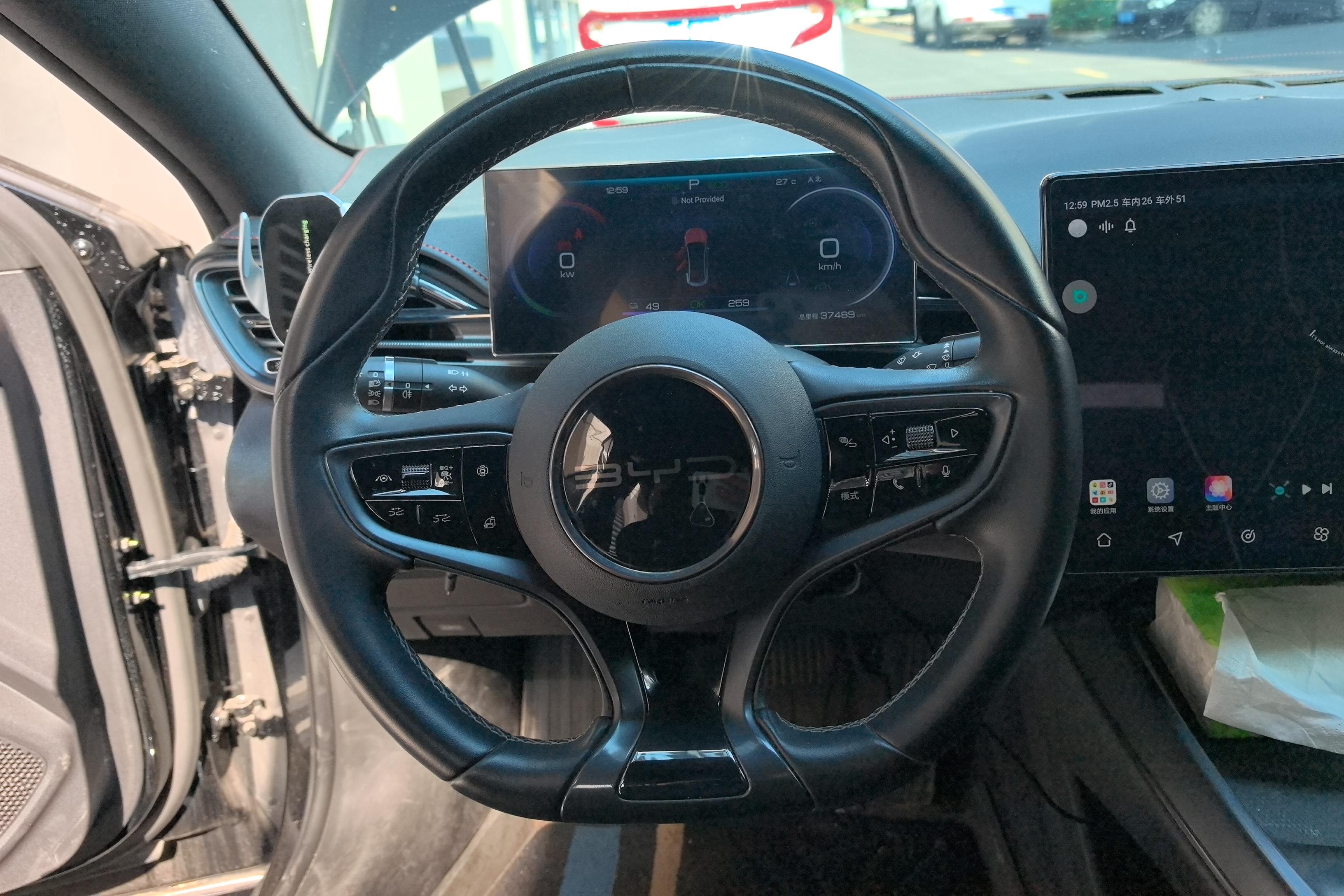 比亚迪海豹 冠军版 2023款 0.0T 自动 550km精英型 