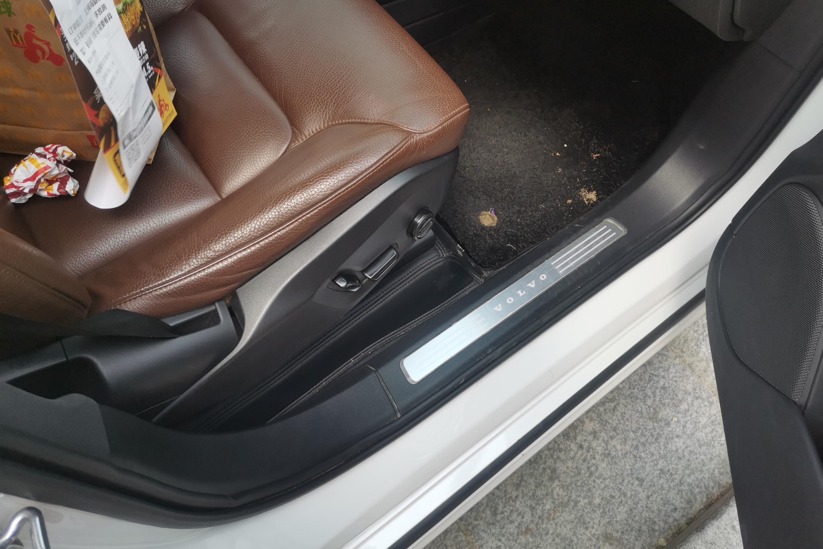 沃尔沃XC90 B6 [进口] 2021款 2.0T 自动 四驱 汽油 智逸豪华版 (国Ⅵ) 