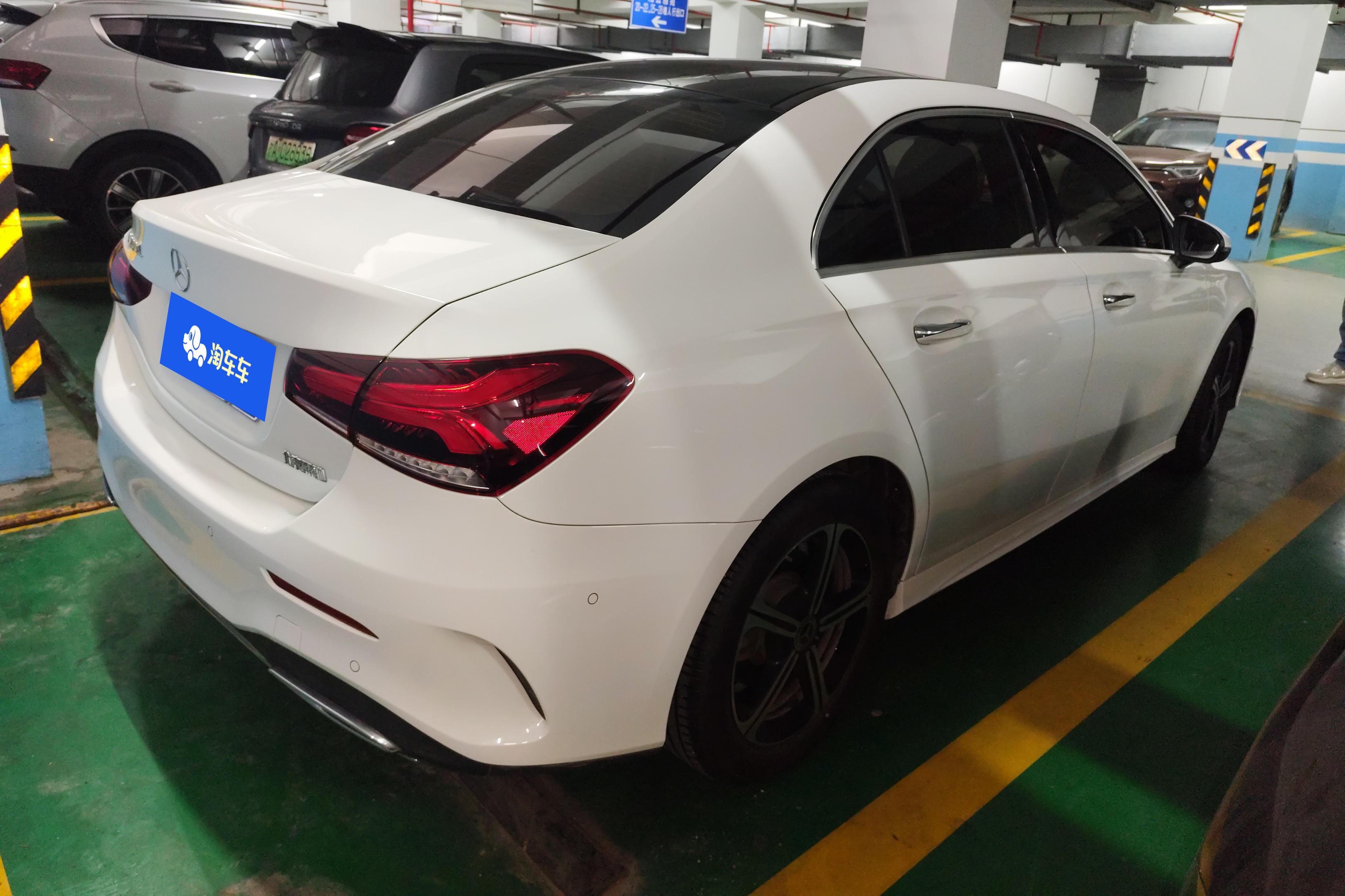 奔驰A级 A200L 2022款 1.3T 自动 改款三运动轿车时尚型 (国Ⅵ) 