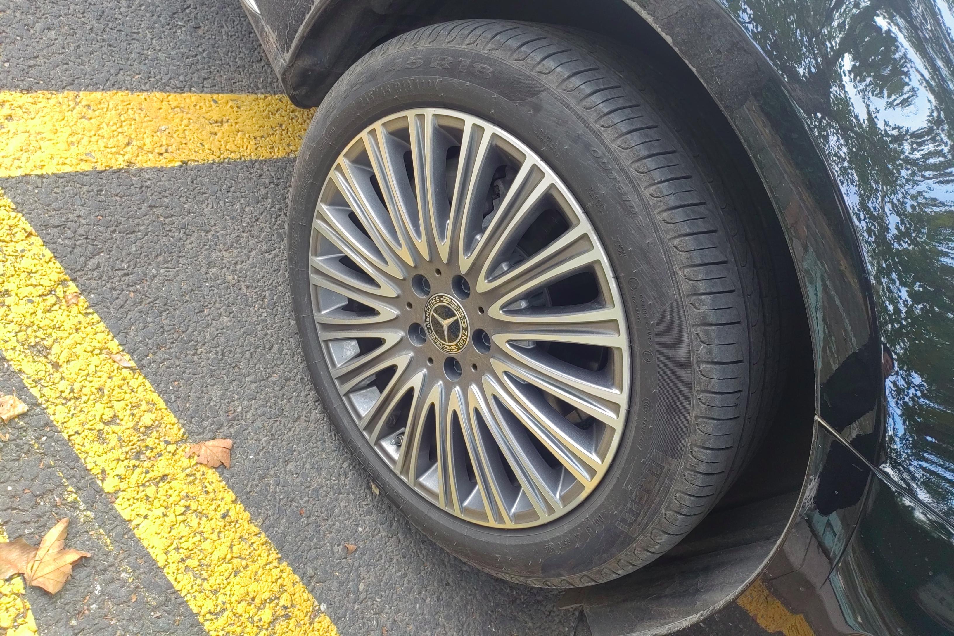 奔驰E级 300L 2023款 2.0T 自动 汽油 豪华型 (国Ⅵ) 