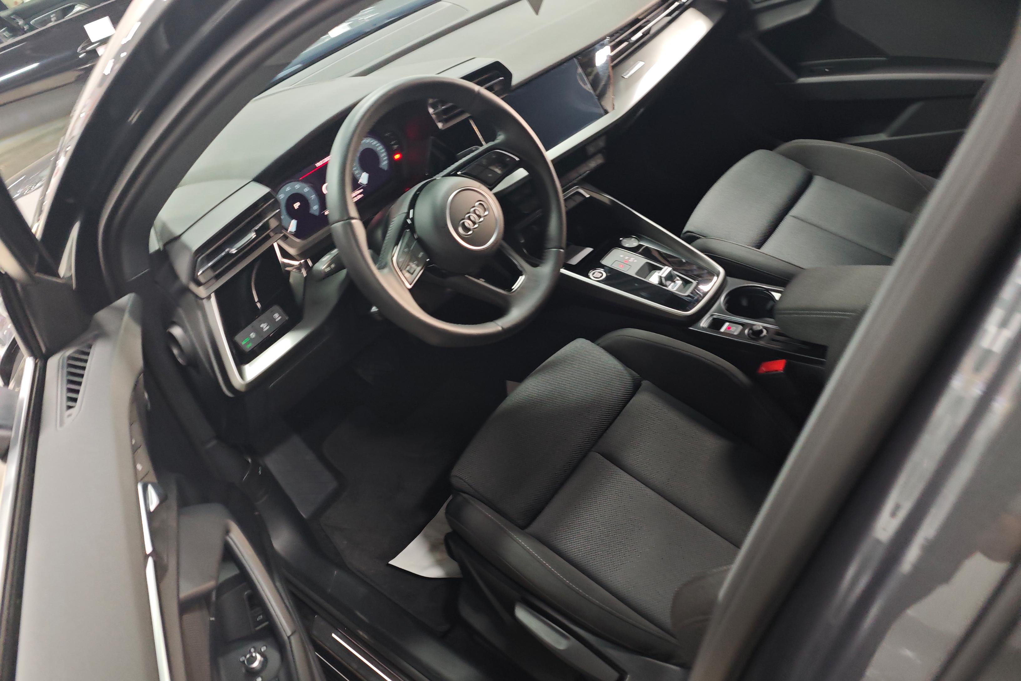 奥迪A3 L35TFSI 2021款 1.4T 自动 Limousline进取致雅型 (国Ⅵ) 