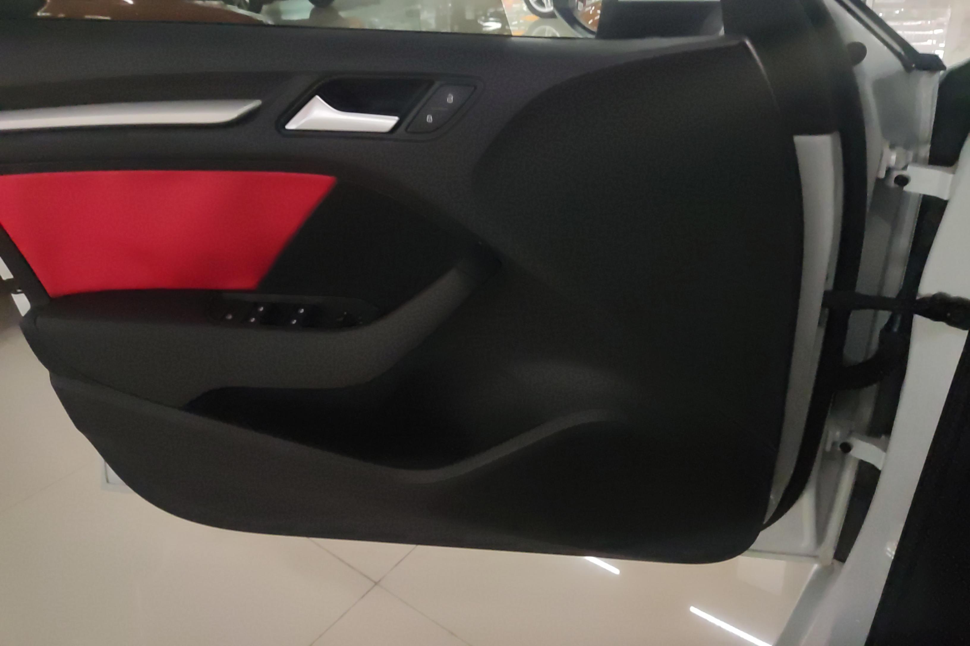 奥迪A3 35TFSI 2018款 1.4T 自动 汽油 进取型30周年Sportback (国Ⅴ) 