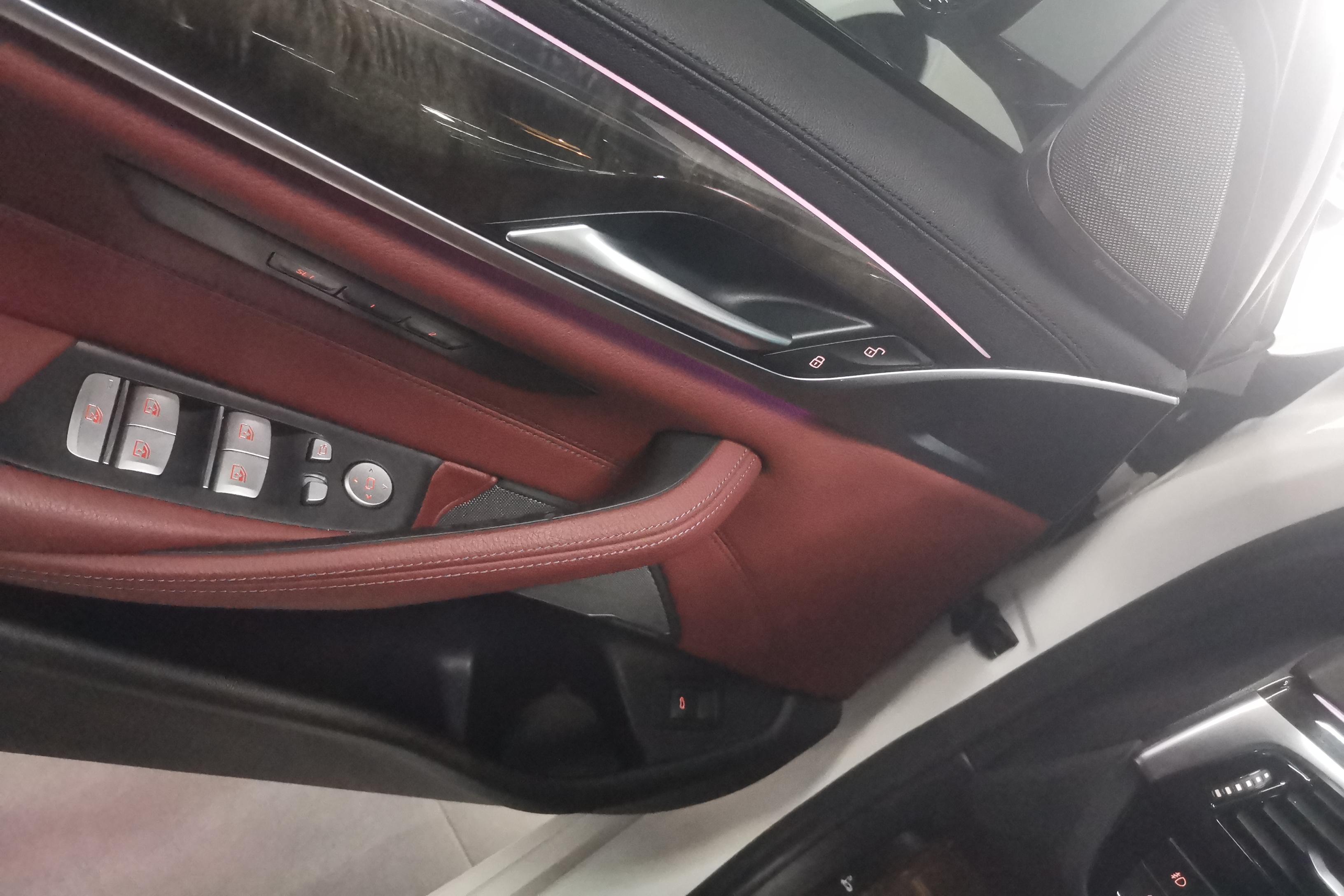 宝马5系 530Li 2018款 2.0T 自动 后驱 尊享型M运动套装 (国Ⅴ) 