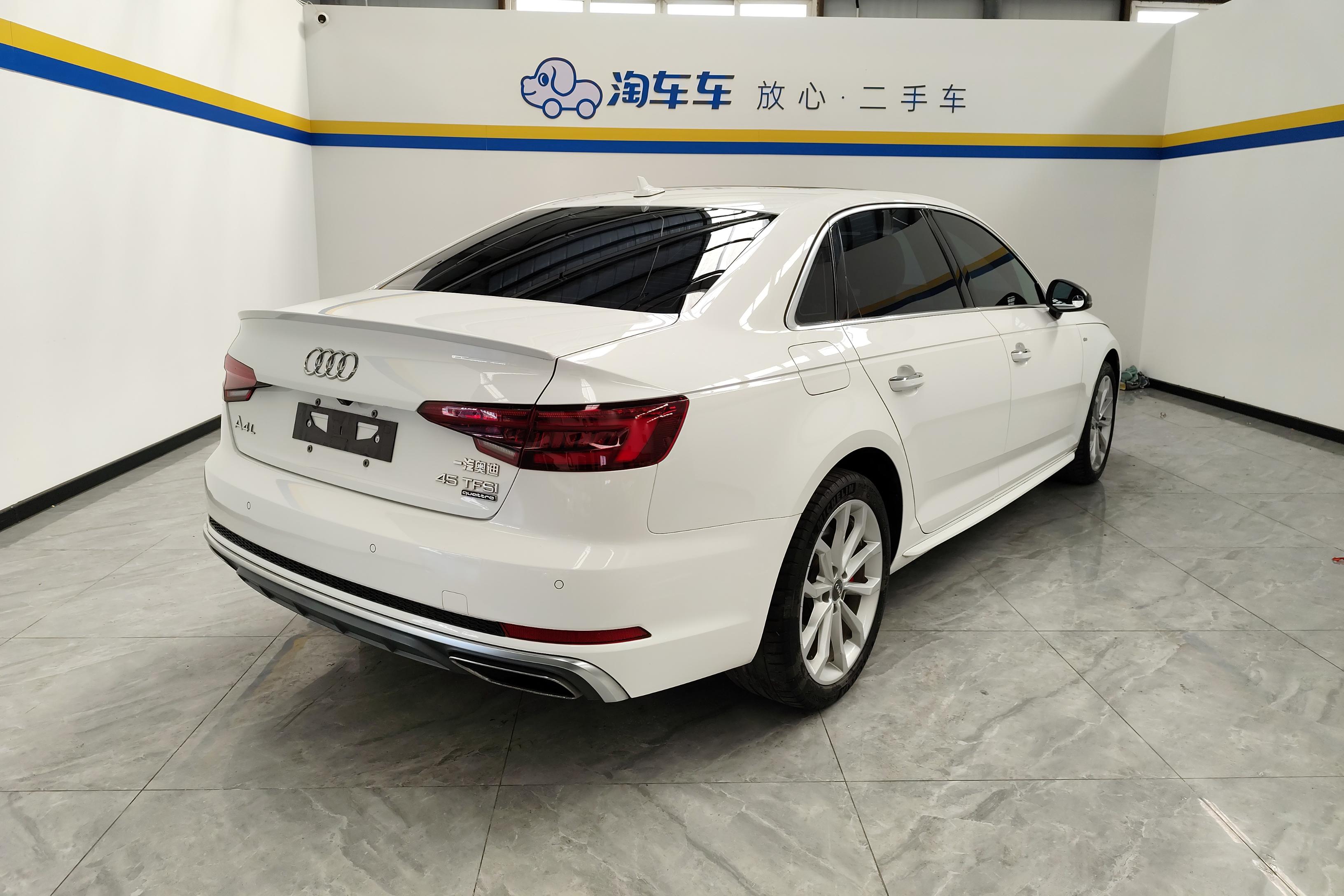 奥迪A4L 2019款 2.0T 自动 quattro个性运动版 (国Ⅵ) 