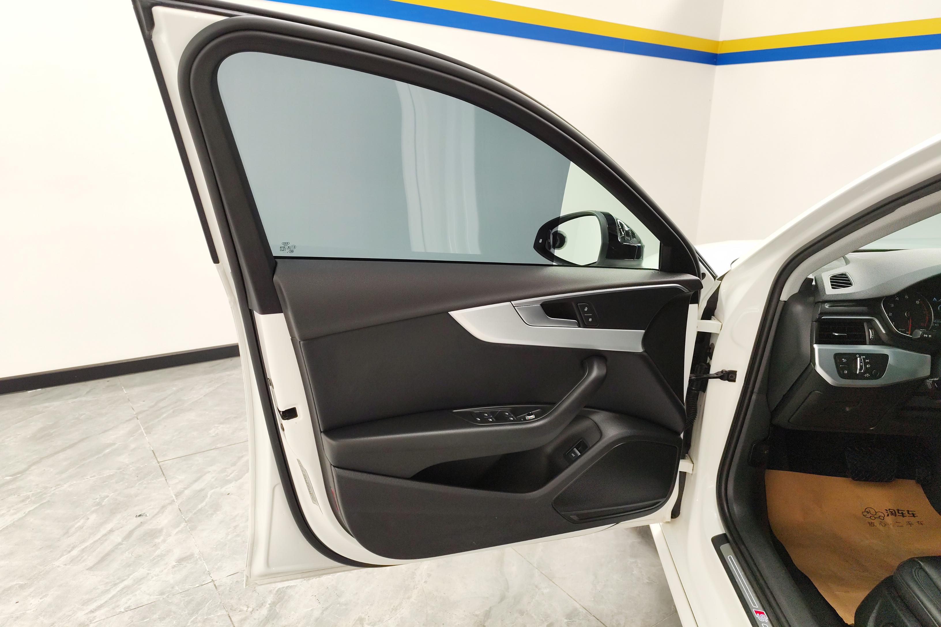 奥迪A4L 2019款 2.0T 自动 quattro个性运动版 (国Ⅵ) 