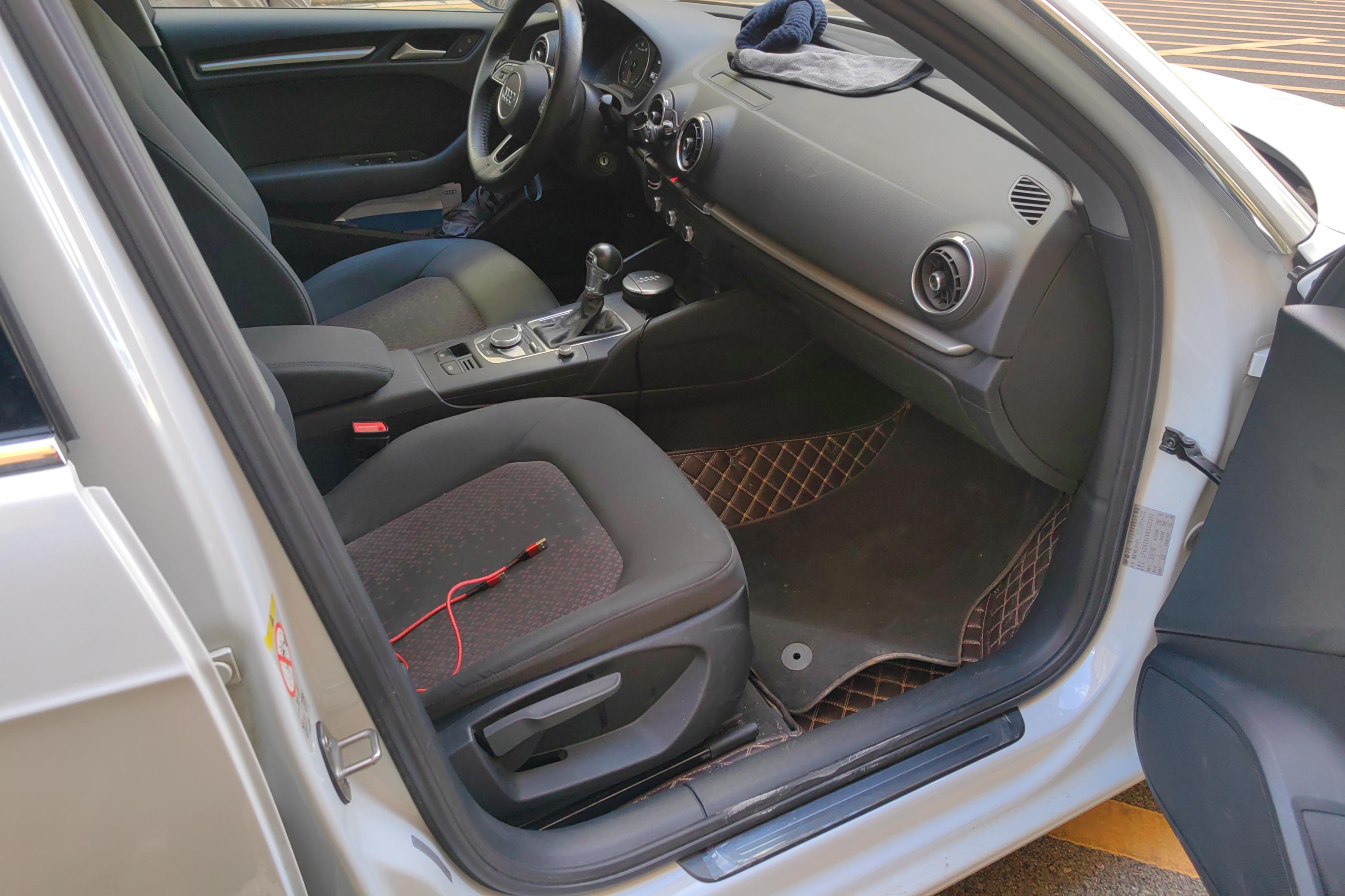 奥迪A3 35TFSI 2020款 1.4T 自动 汽油 进取型Sportback (国Ⅵ) 