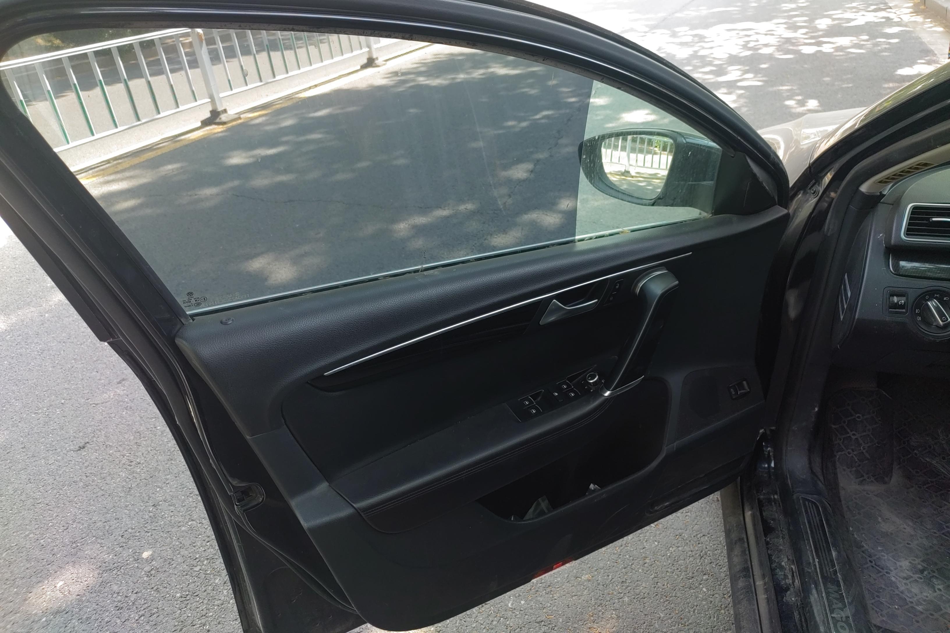 大众迈腾 2012款 1.8T 自动 汽油 豪华型 (国Ⅳ) 