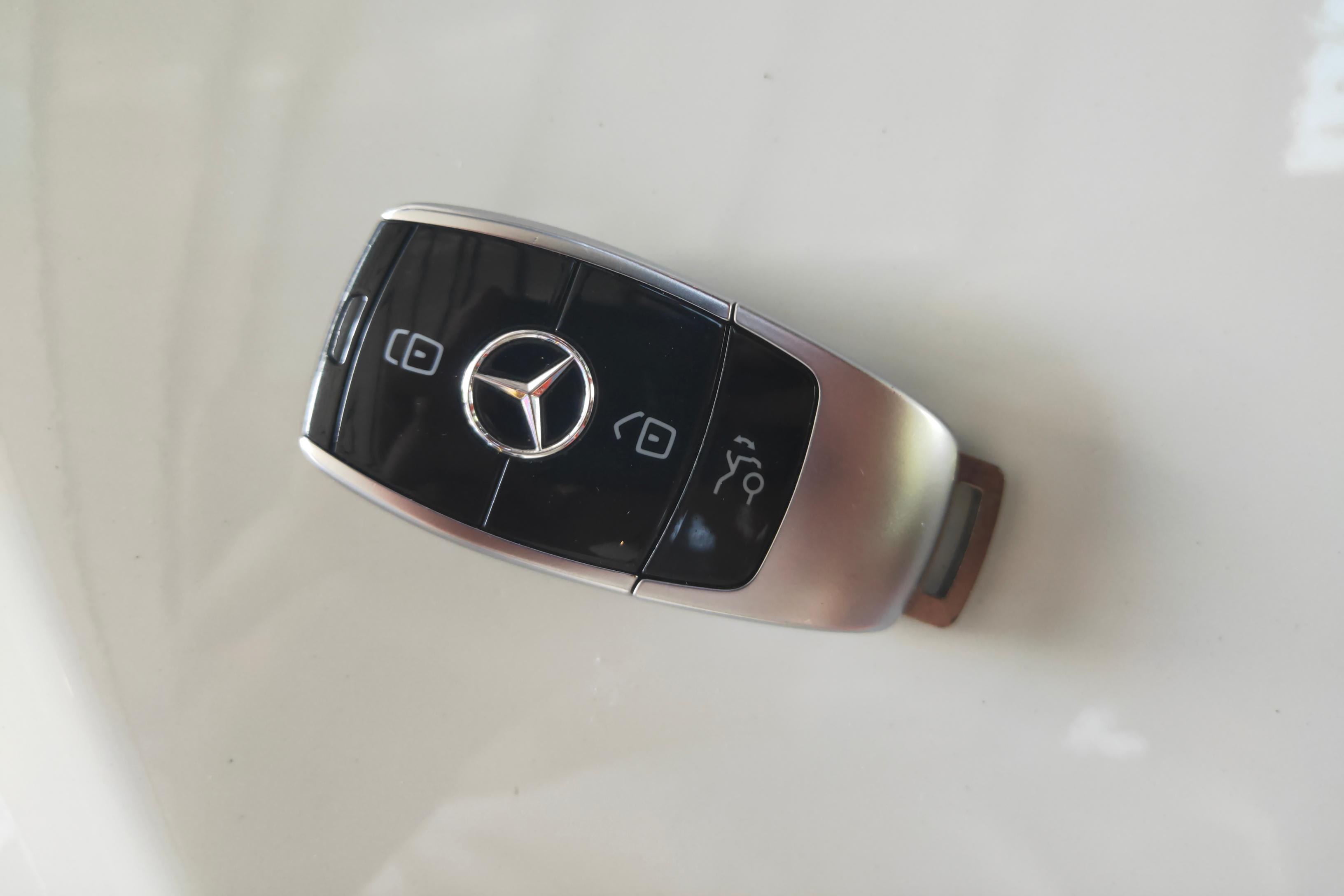 奔驰E级 E200L 2018款 2.0T 自动 汽油 运动型改款 (国Ⅴ) 