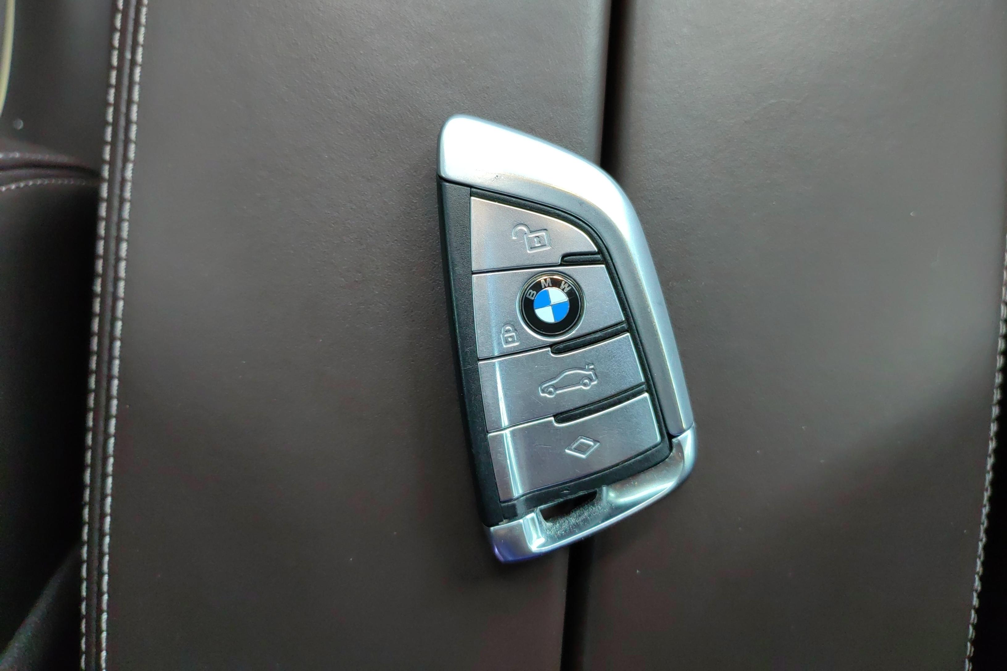 宝马5系 530Li 2019款 2.0T 自动 汽油 尊享型豪华套装 (国Ⅴ) 