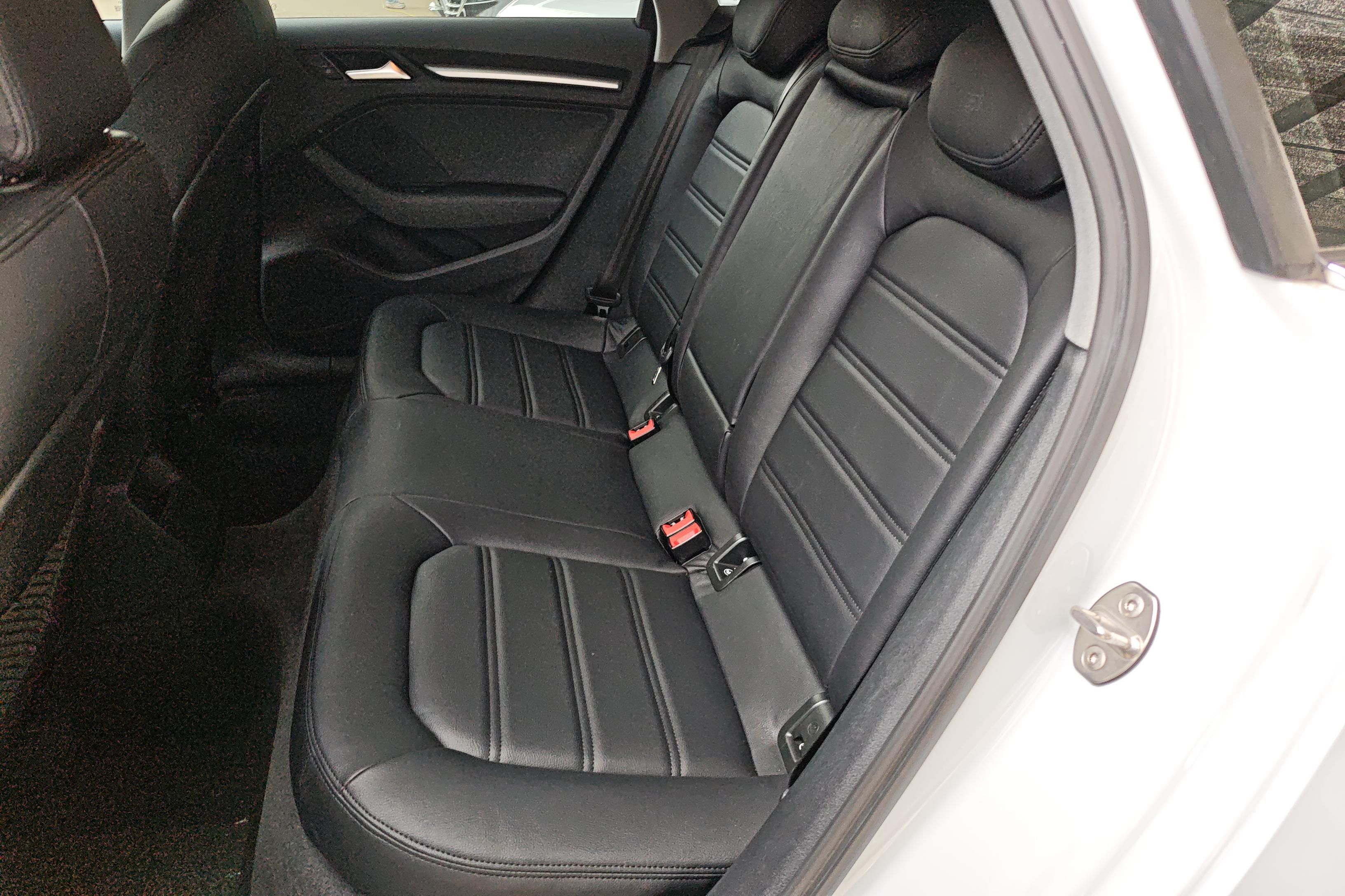 奥迪A3 35TFSI 2020款 1.4T 自动 汽油 进取型Sportback (国Ⅵ) 