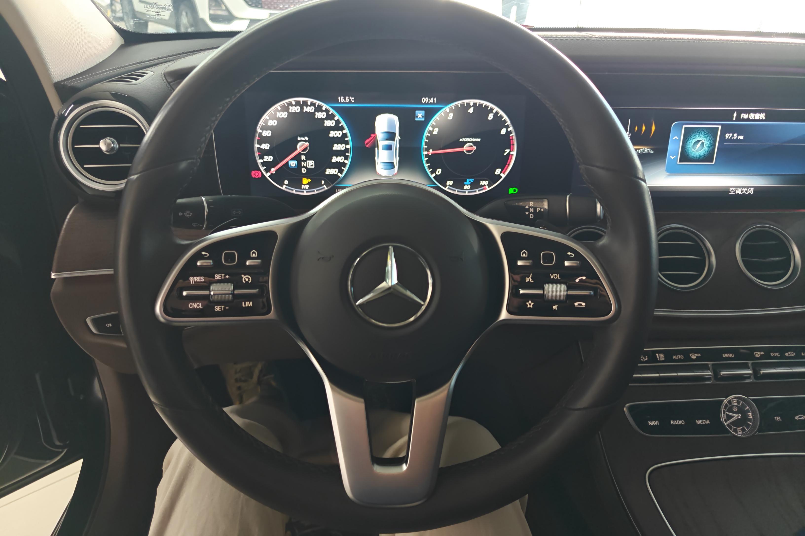 奔驰E级 E300L 2019款 2.0T 自动 汽油 运动时尚型 (国Ⅴ) 
