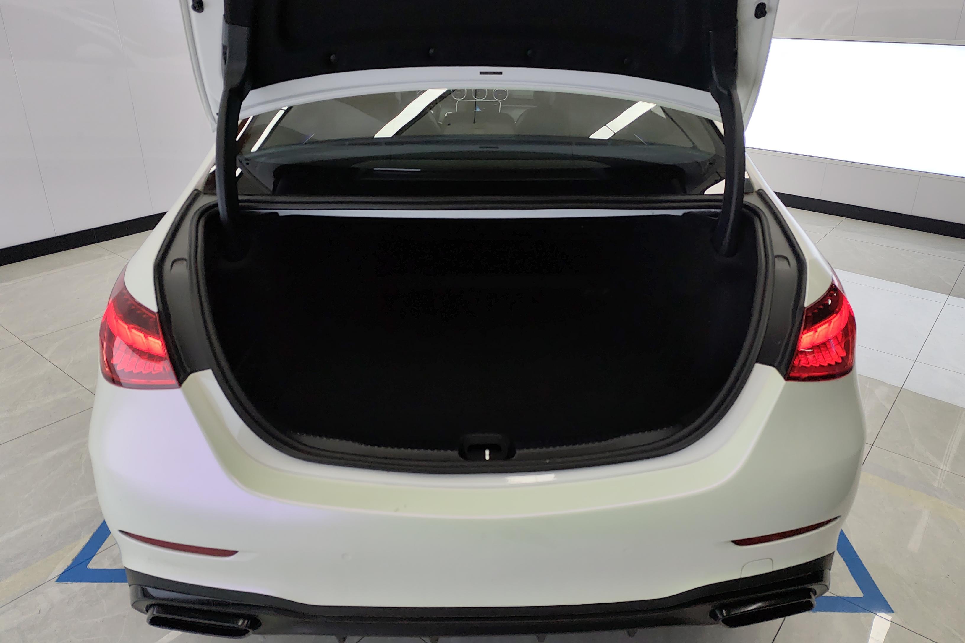 奔驰C级 C200L 2022款 1.5T 自动 改款运动版 (国Ⅵ) 