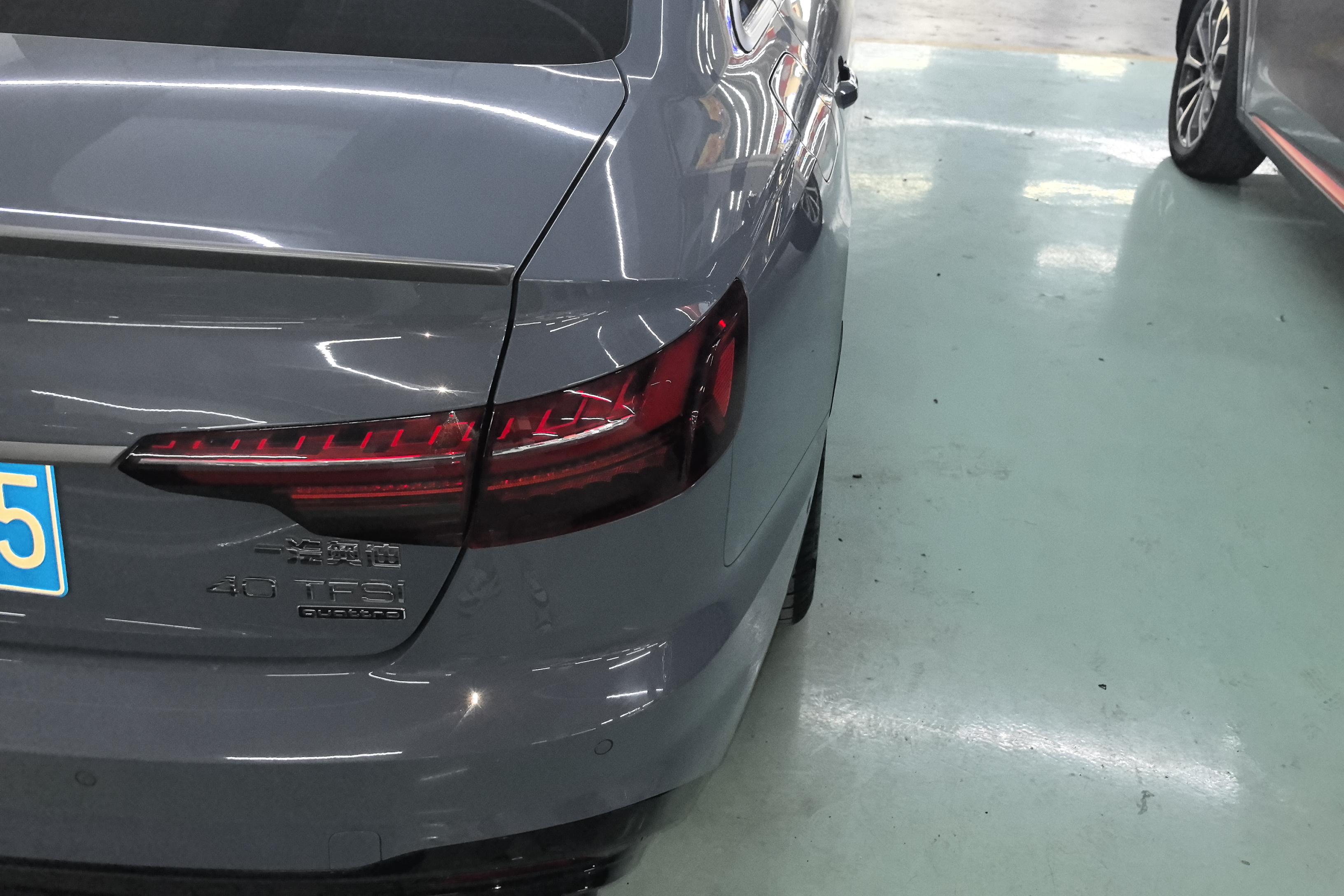 奥迪A4L 2022款 2.0T 自动 quattro-RS套件燃速型 (国Ⅵ) 