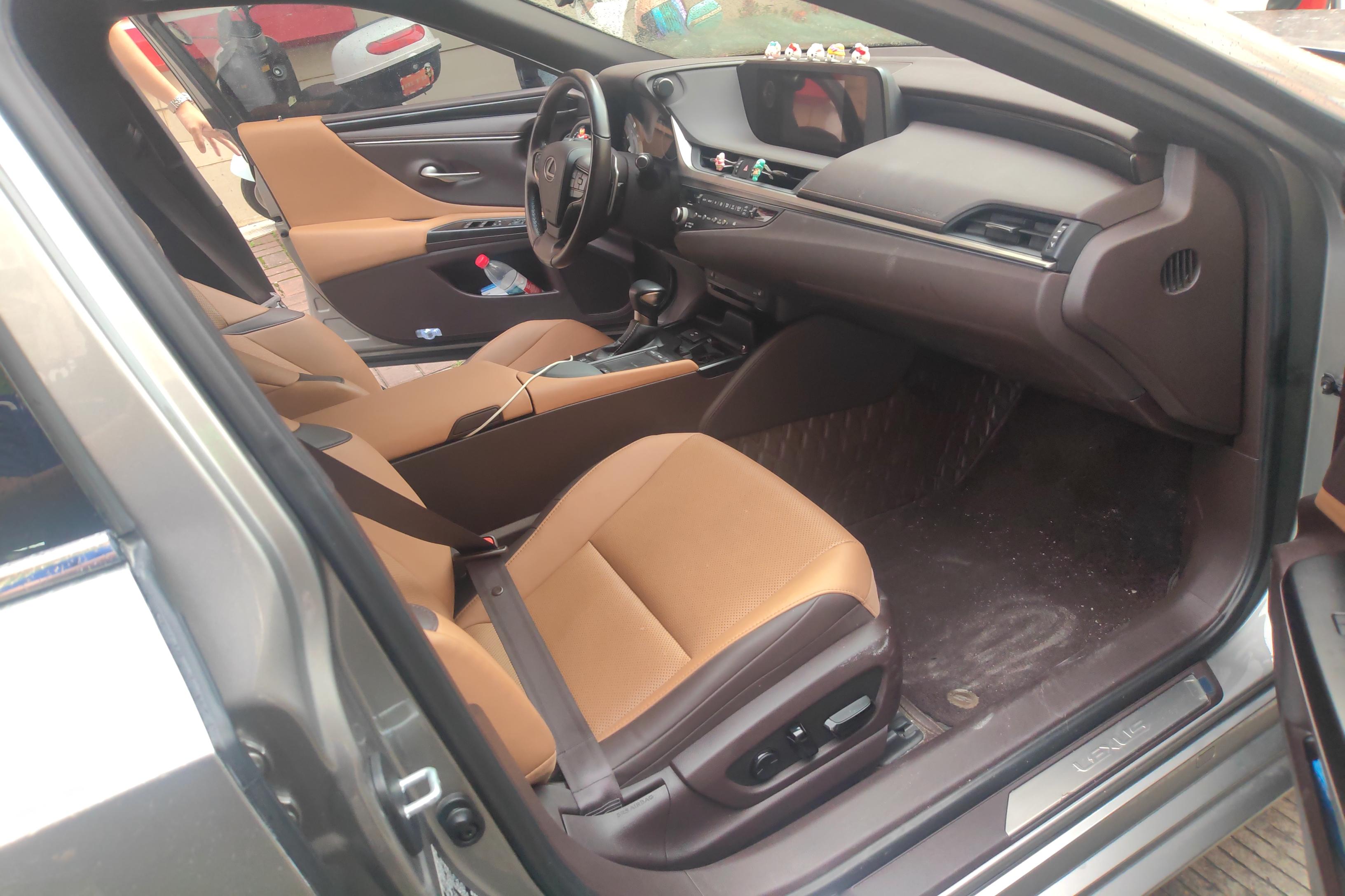 雷克萨斯ES 200 [进口] 2020款 2.0L 自动 卓越版 
