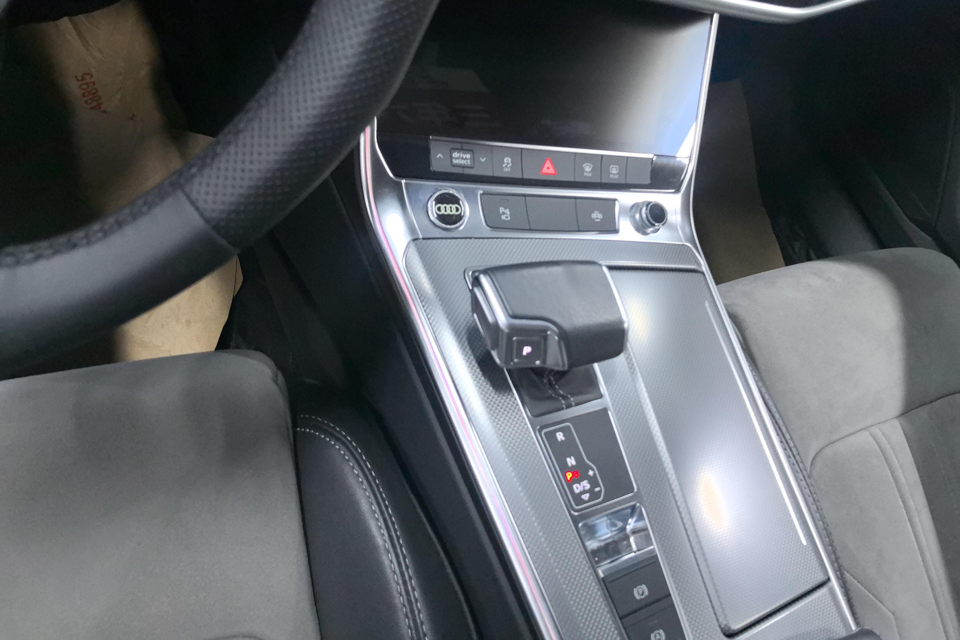 奥迪A6L 45TFSI 2022款 2.0T 自动 臻选动感型 (国Ⅵ) 