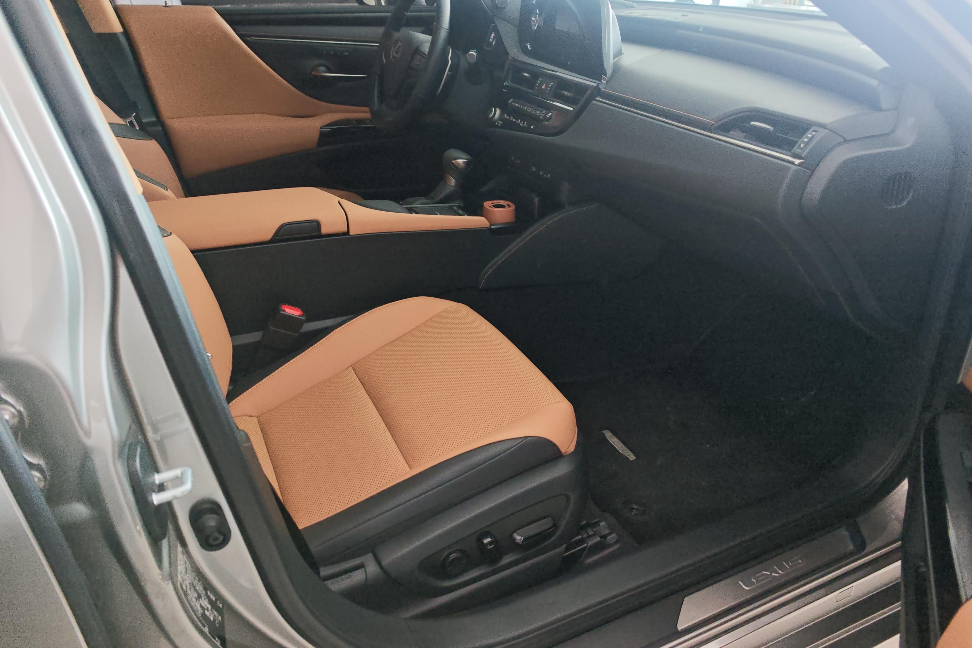 雷克萨斯ES 200 [进口] 2021款 2.0L 自动 豪华版 